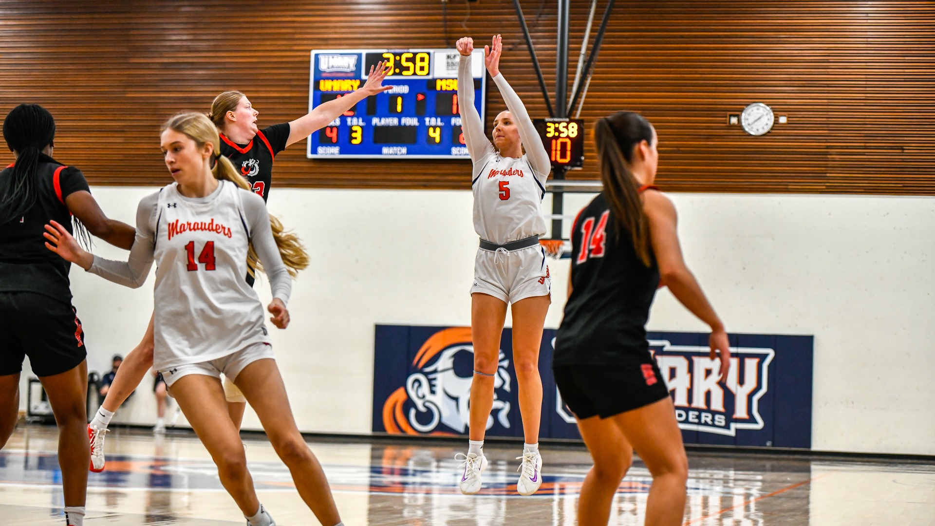 Allison Undlin fires a trey