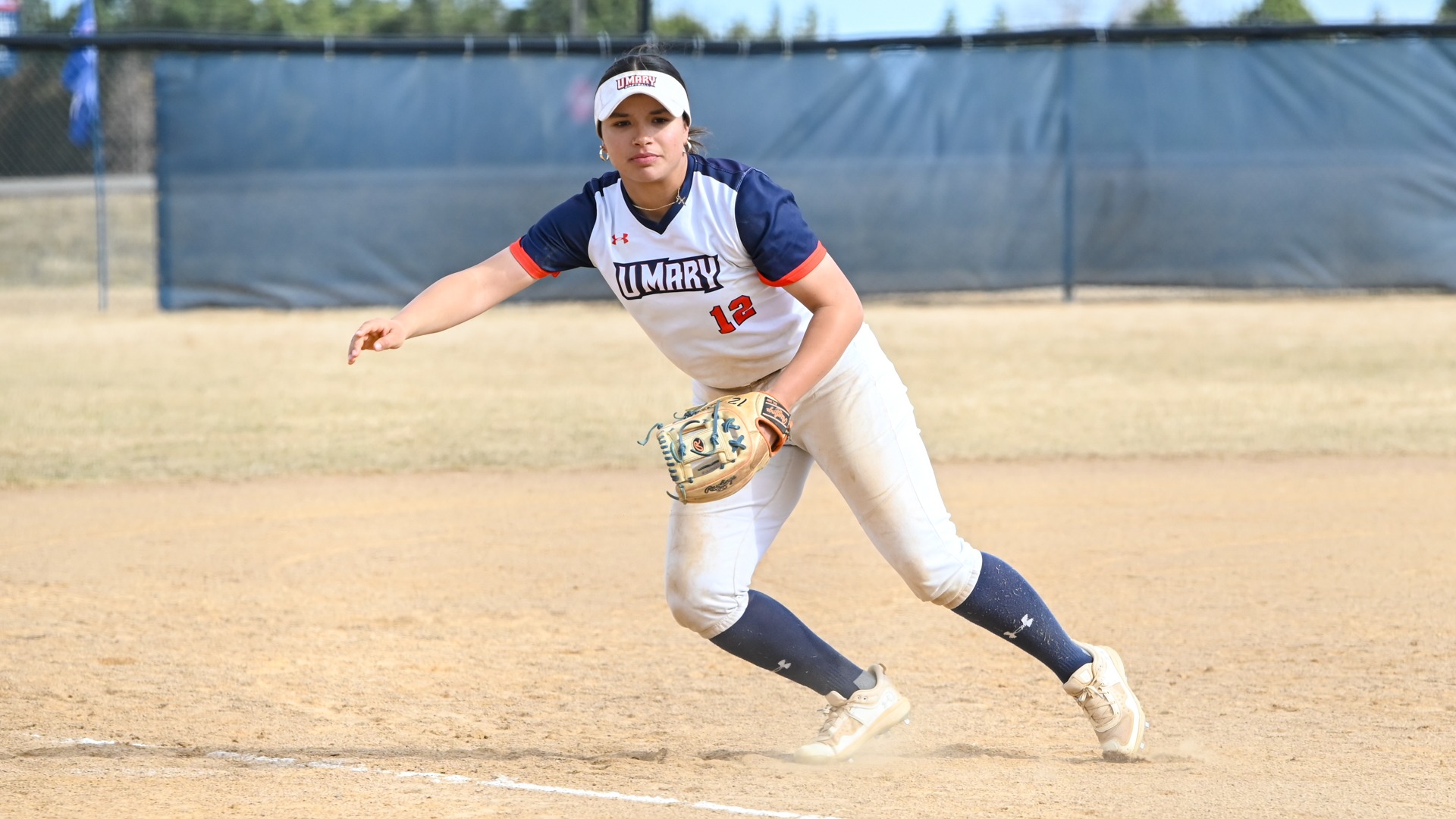 Saraiah Perez fielding against SCSU