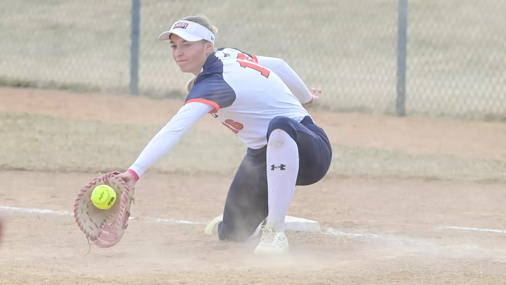 Madi Hunter fielding