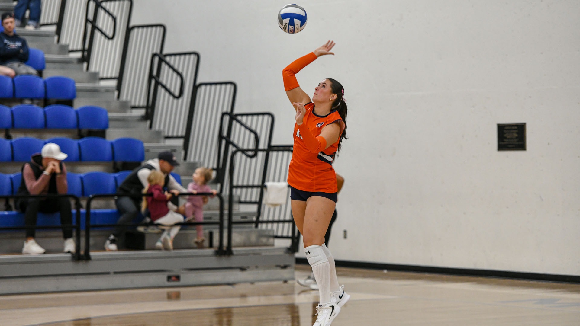 Karina Hixon serving against WSU