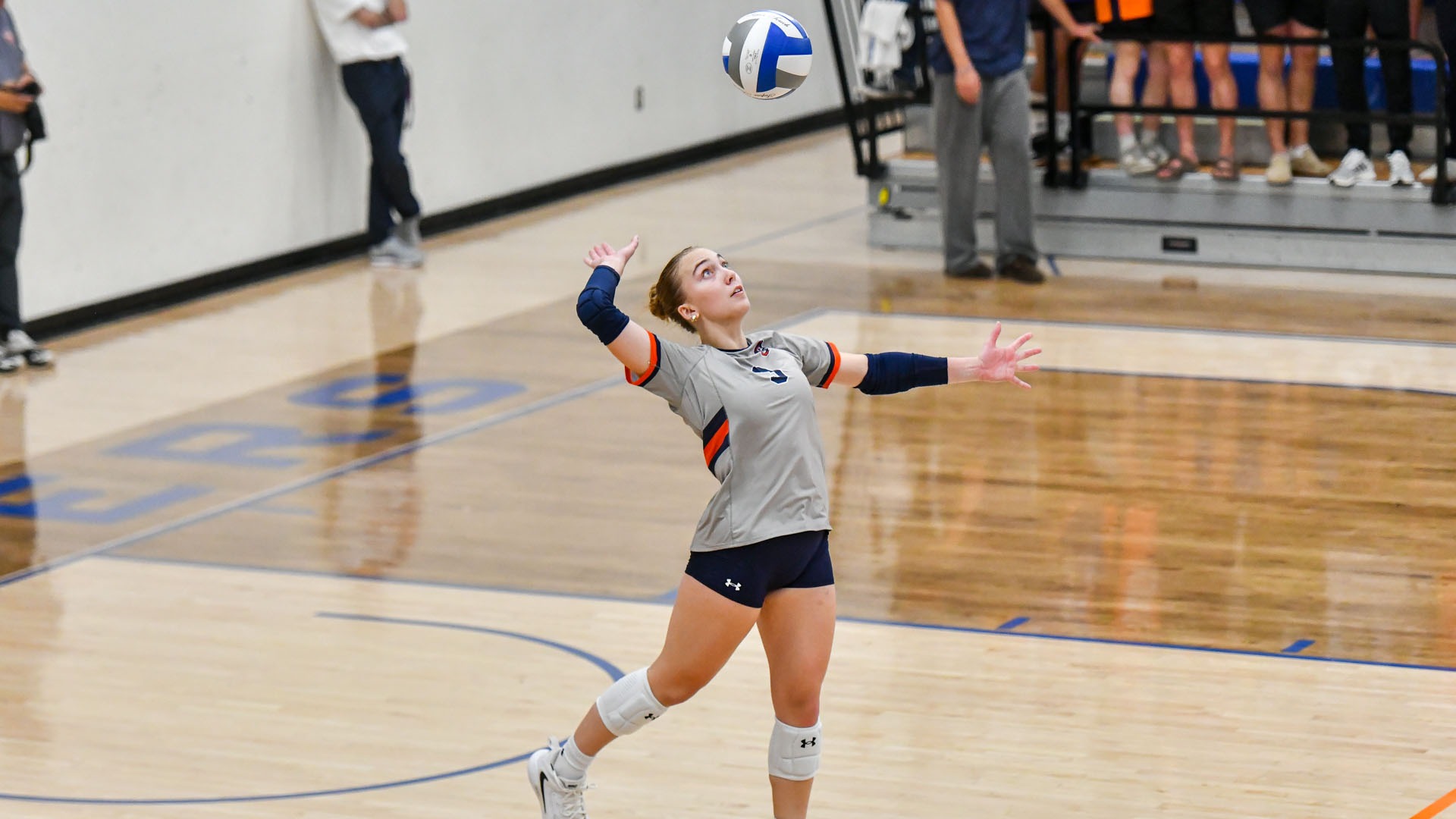 Chloe Solheid serving