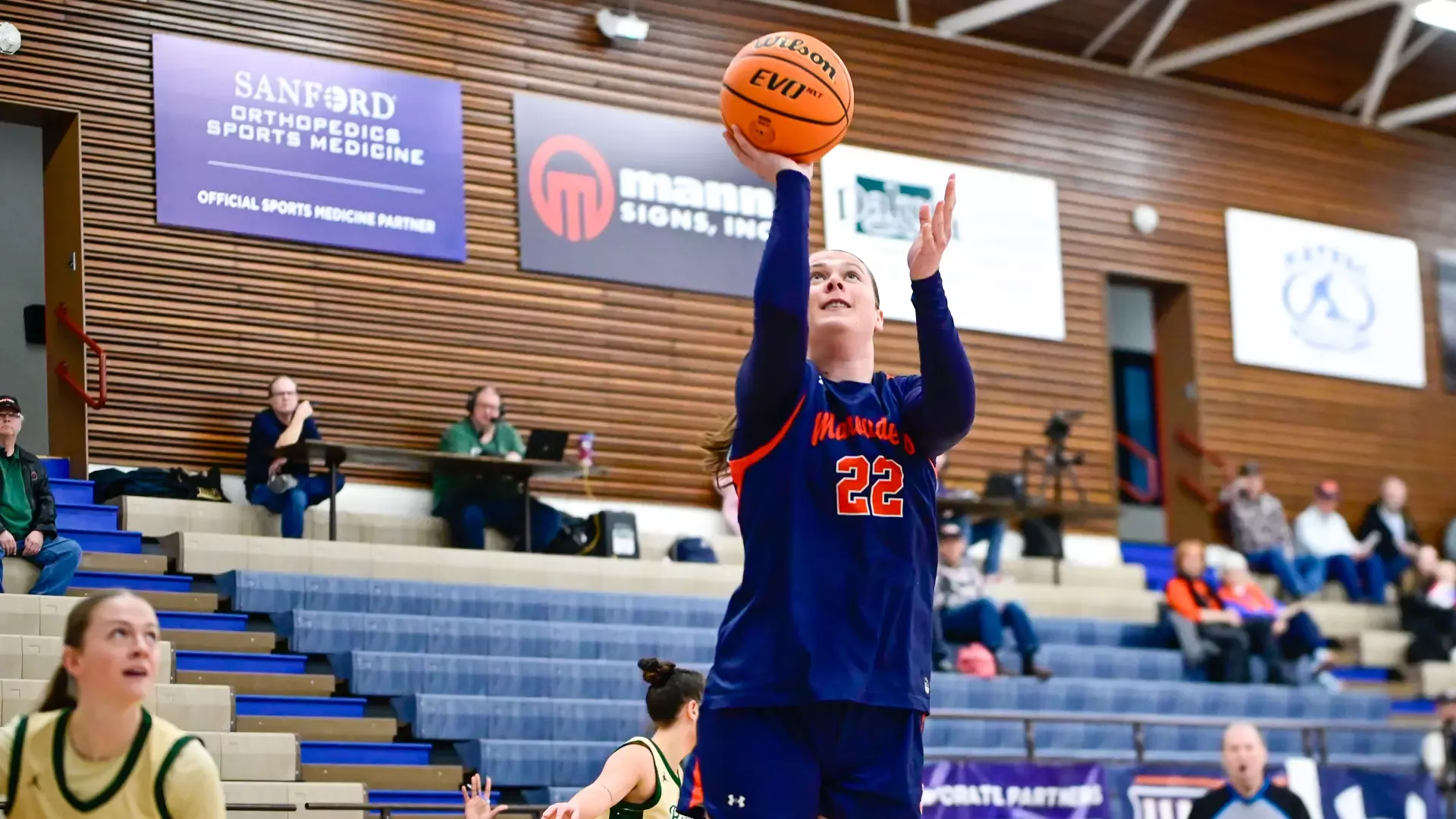 Cassie Erickson to the basket