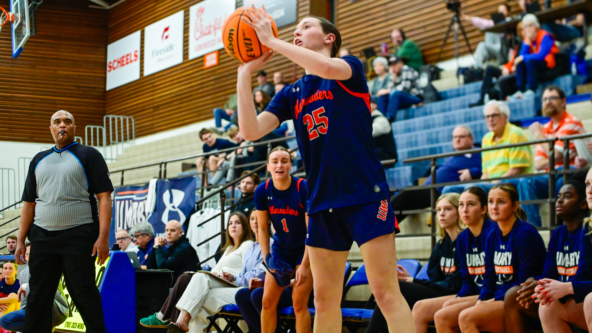 Brenna Dick shooting against BBSU