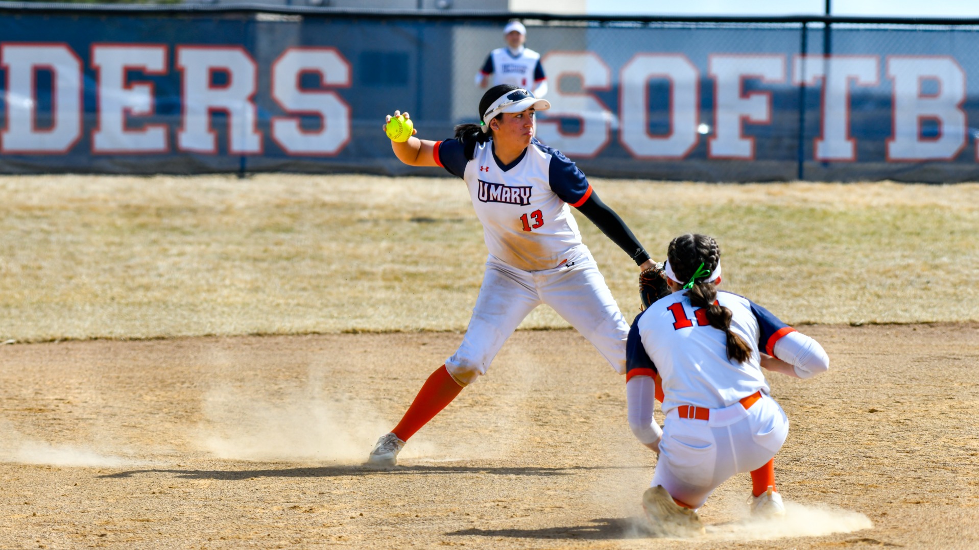 Ari firing to first base
