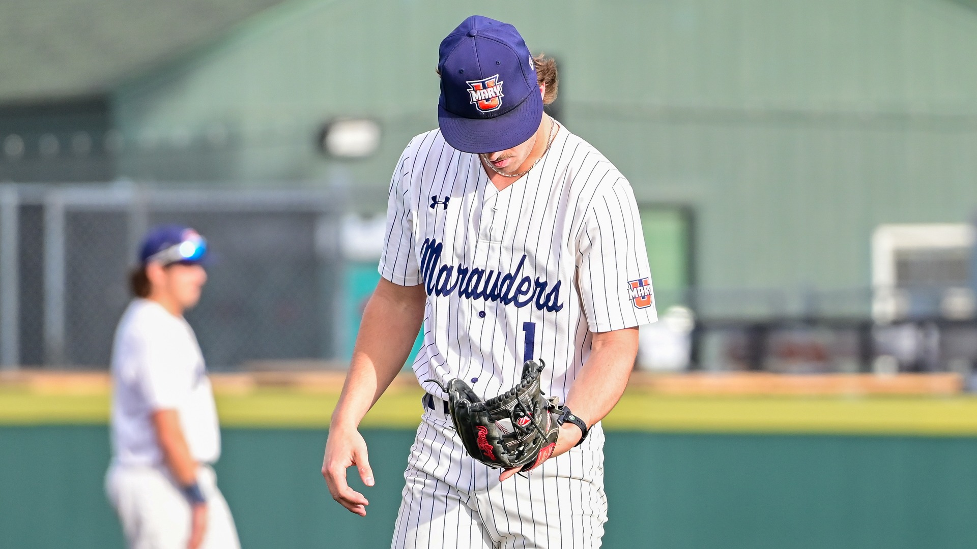 Cullen Wilson looks at ball