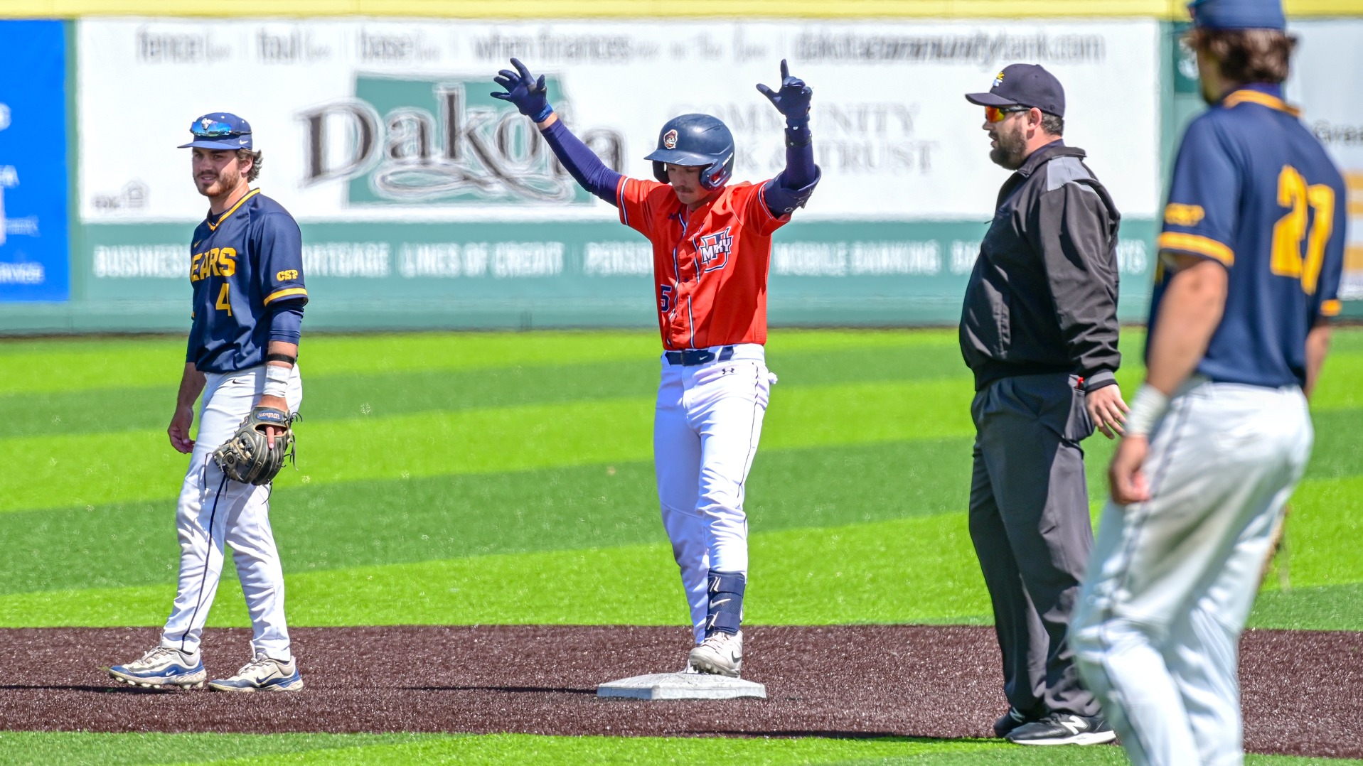 Hank Griffin celebrates a double