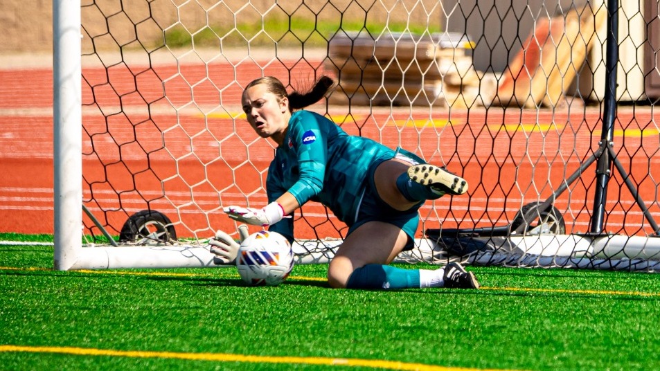 Kadyn Dilger stops penalty shot