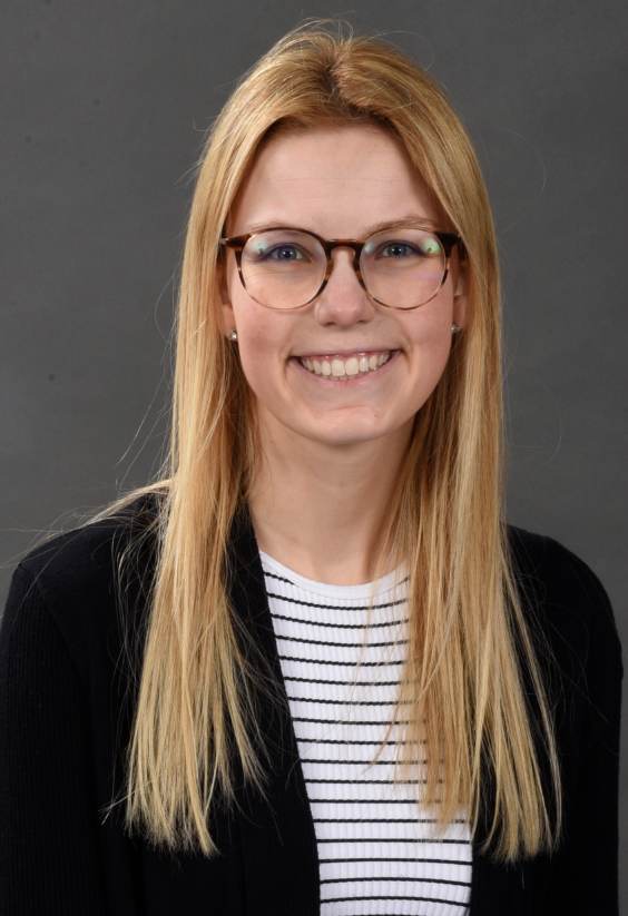 Alyx Koert_Swim&Dive_Headshot