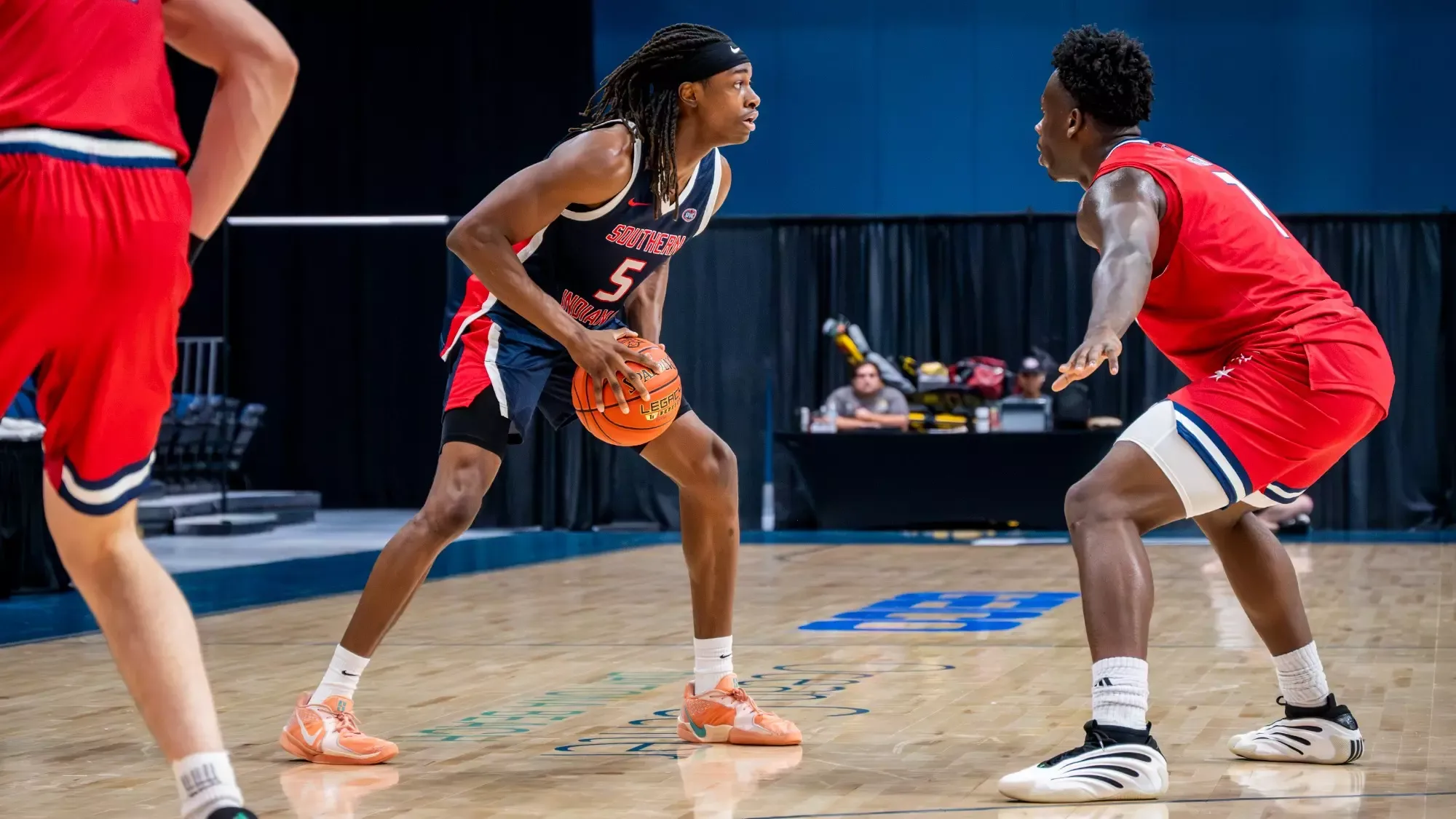 20251122_MBB_vs_UIC_ajiboye