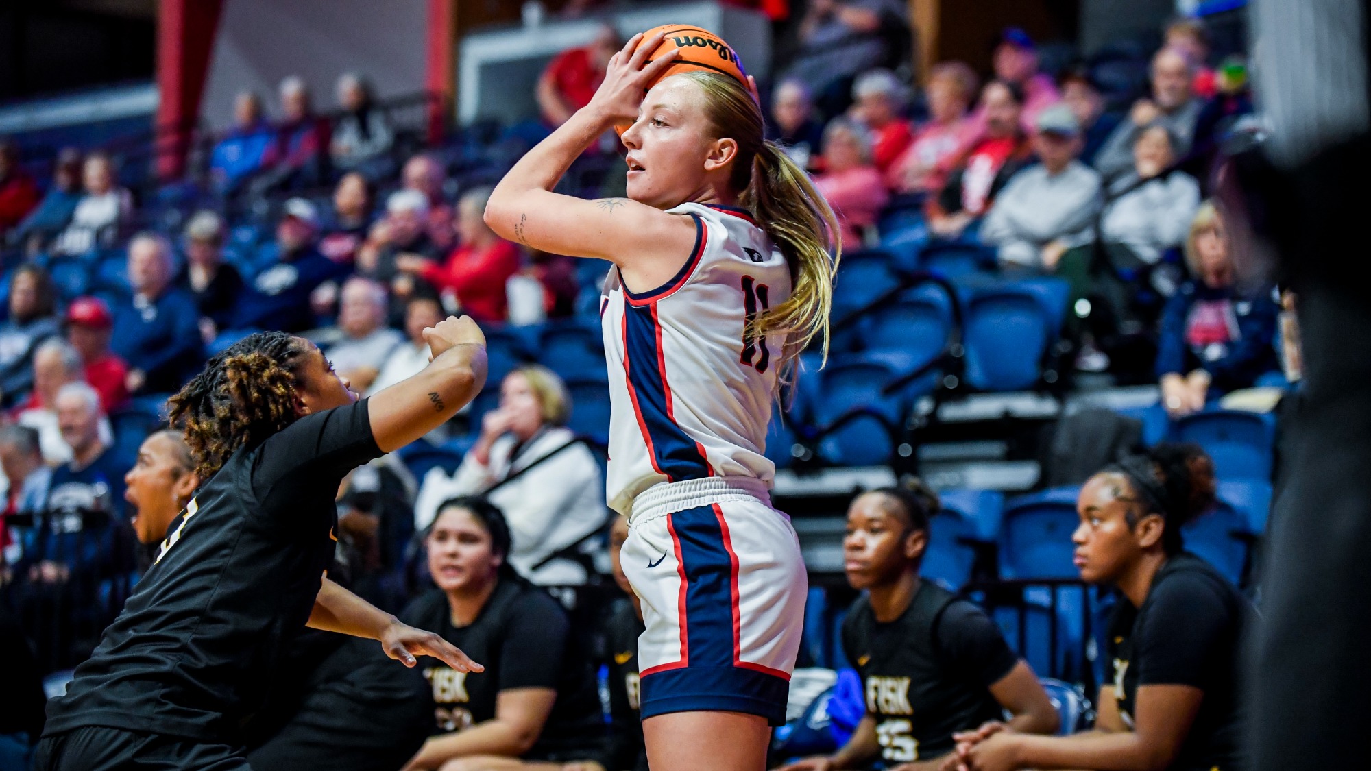 20251125_WBB_vs_Fisk_saunders