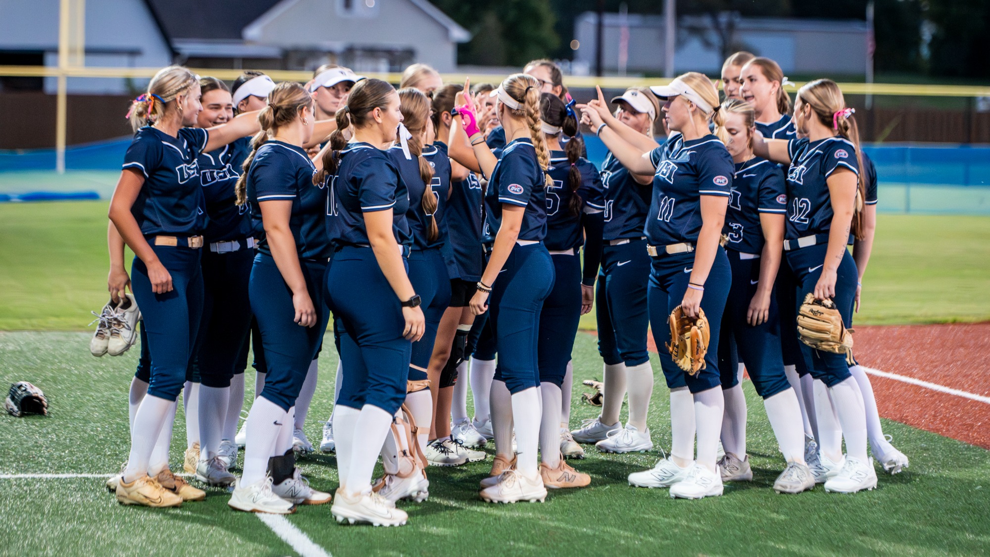 20250926_SB_Fall_vs_UE_huddle