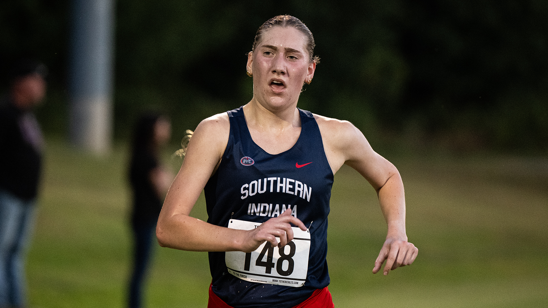 Cordelia Hoover runs at the 2025 Stegemoller Twlight