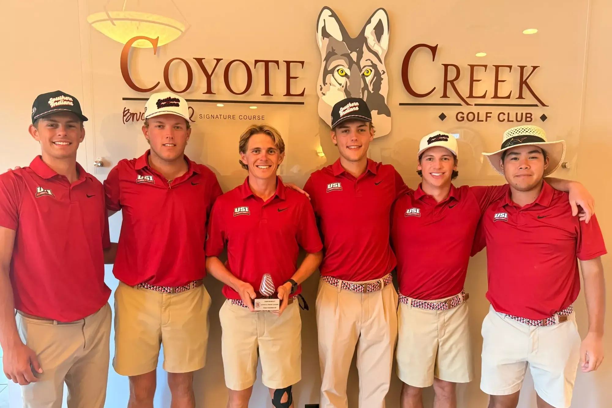 USI Men's Golf group runner-up photo at the Coyote Creek Classic