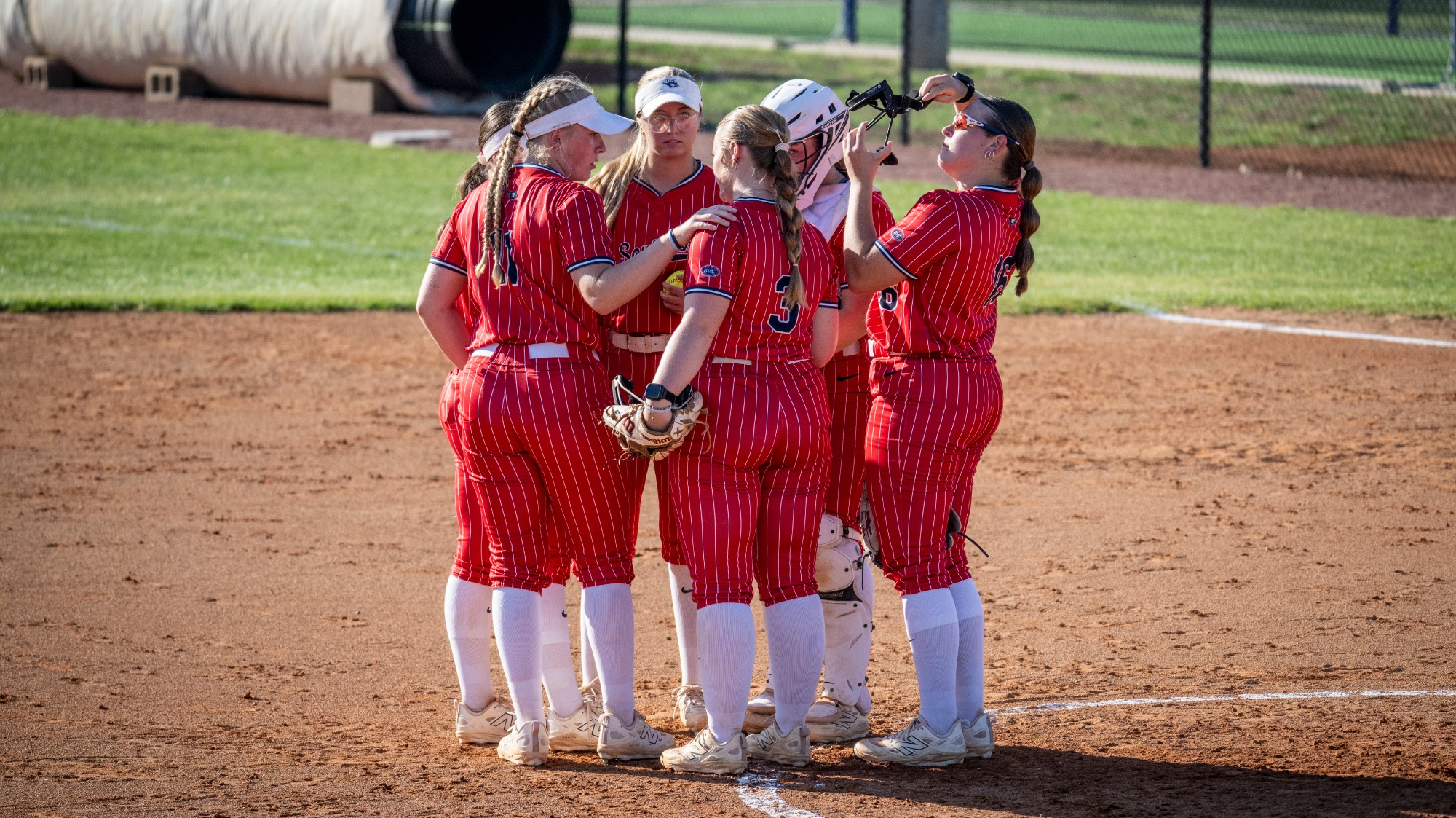 20260321_SB_vs_SEMO_huddle