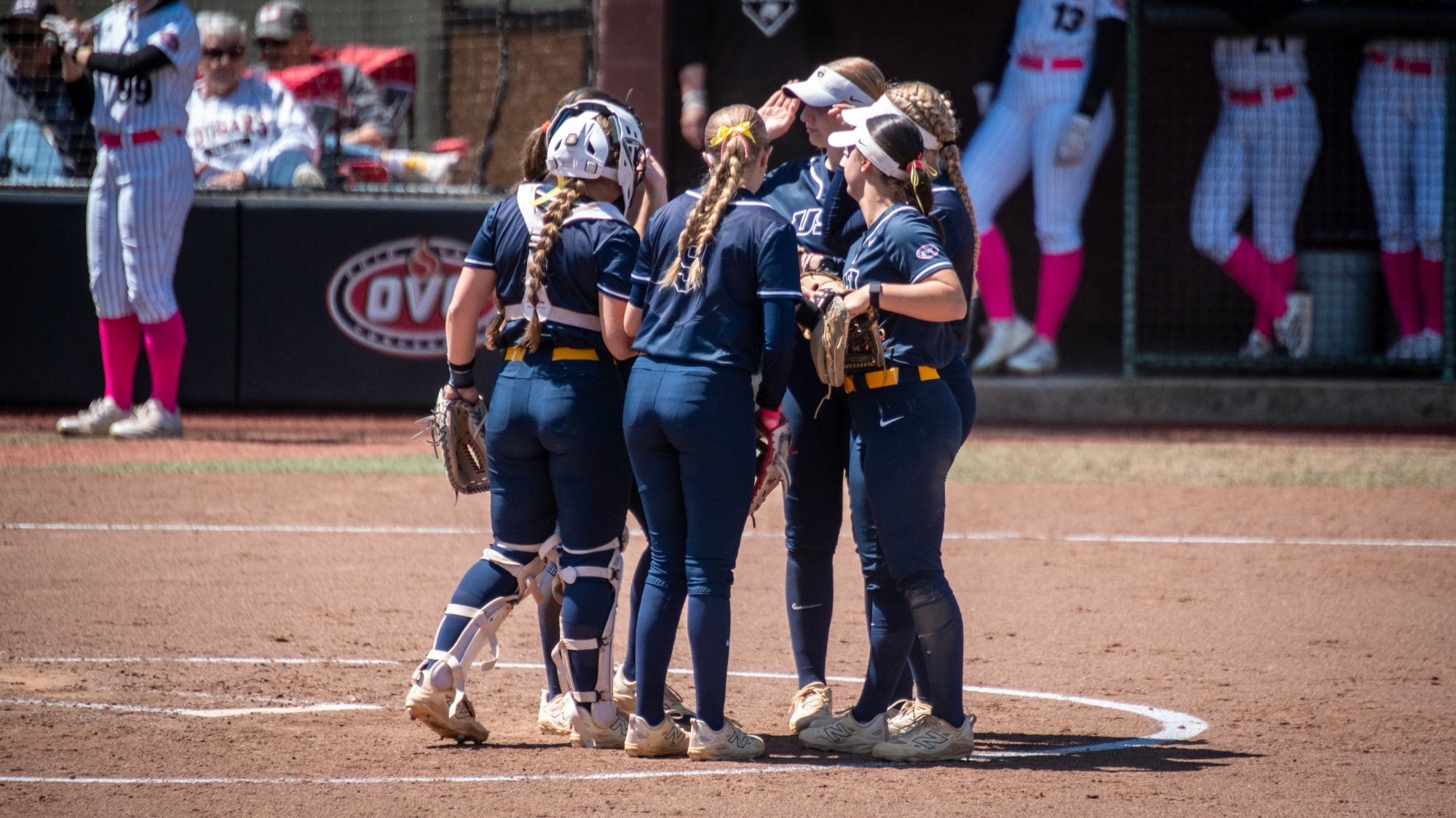 20260419_SB_vs_SIUE_huddle