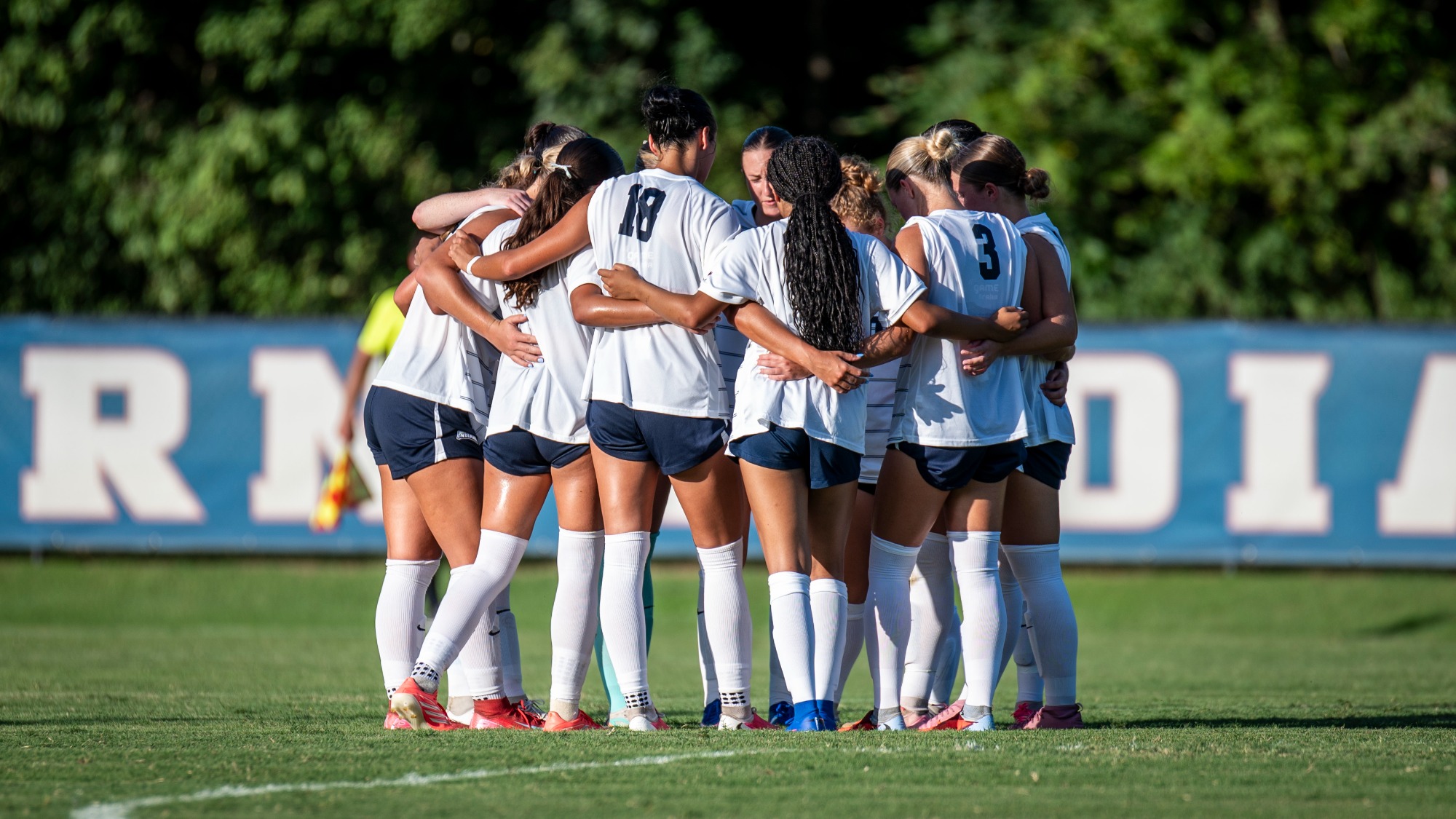 USI Women's Soccer vs. MTSU team huddle