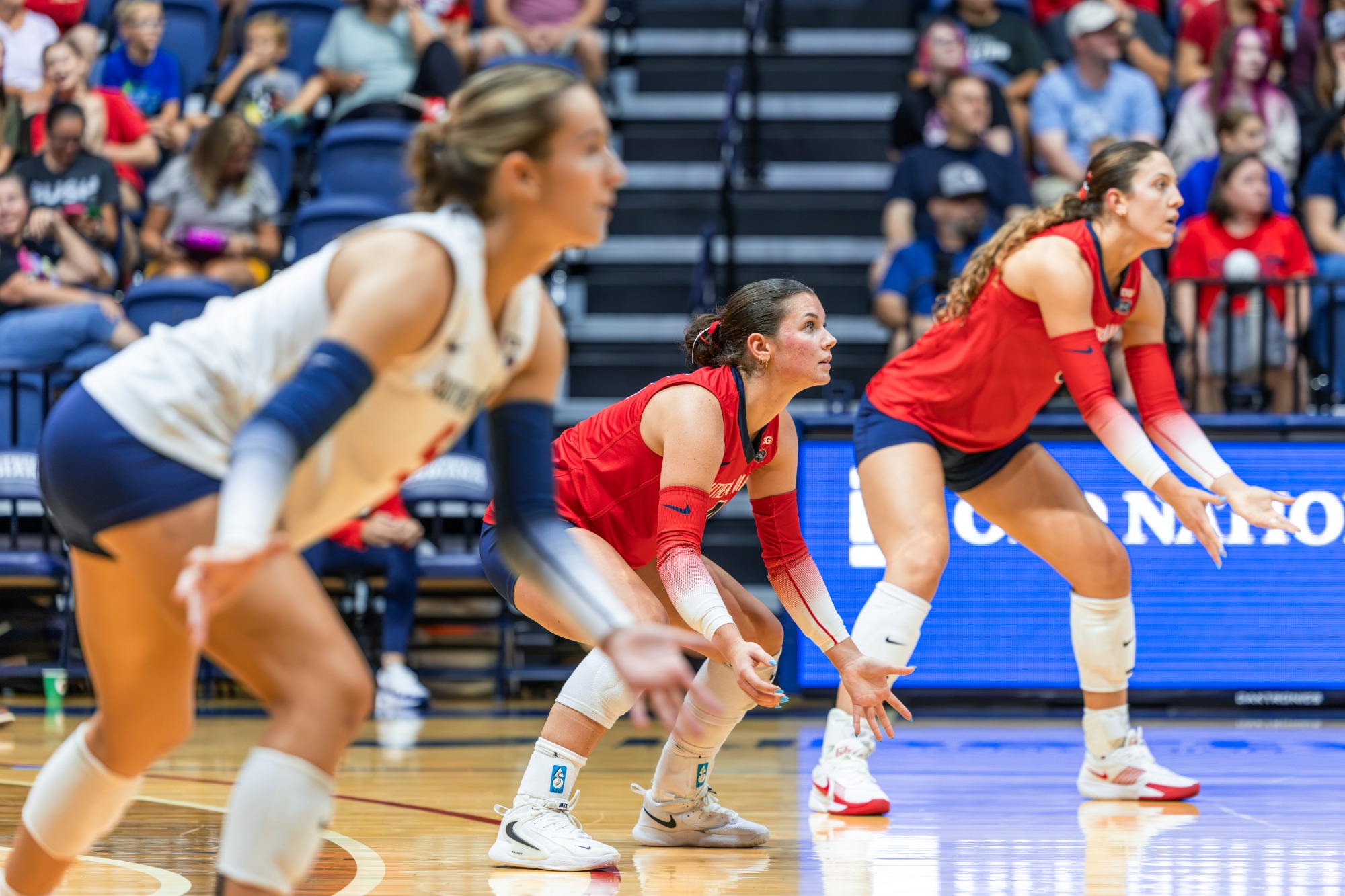 USI VB vs UE team serve receive