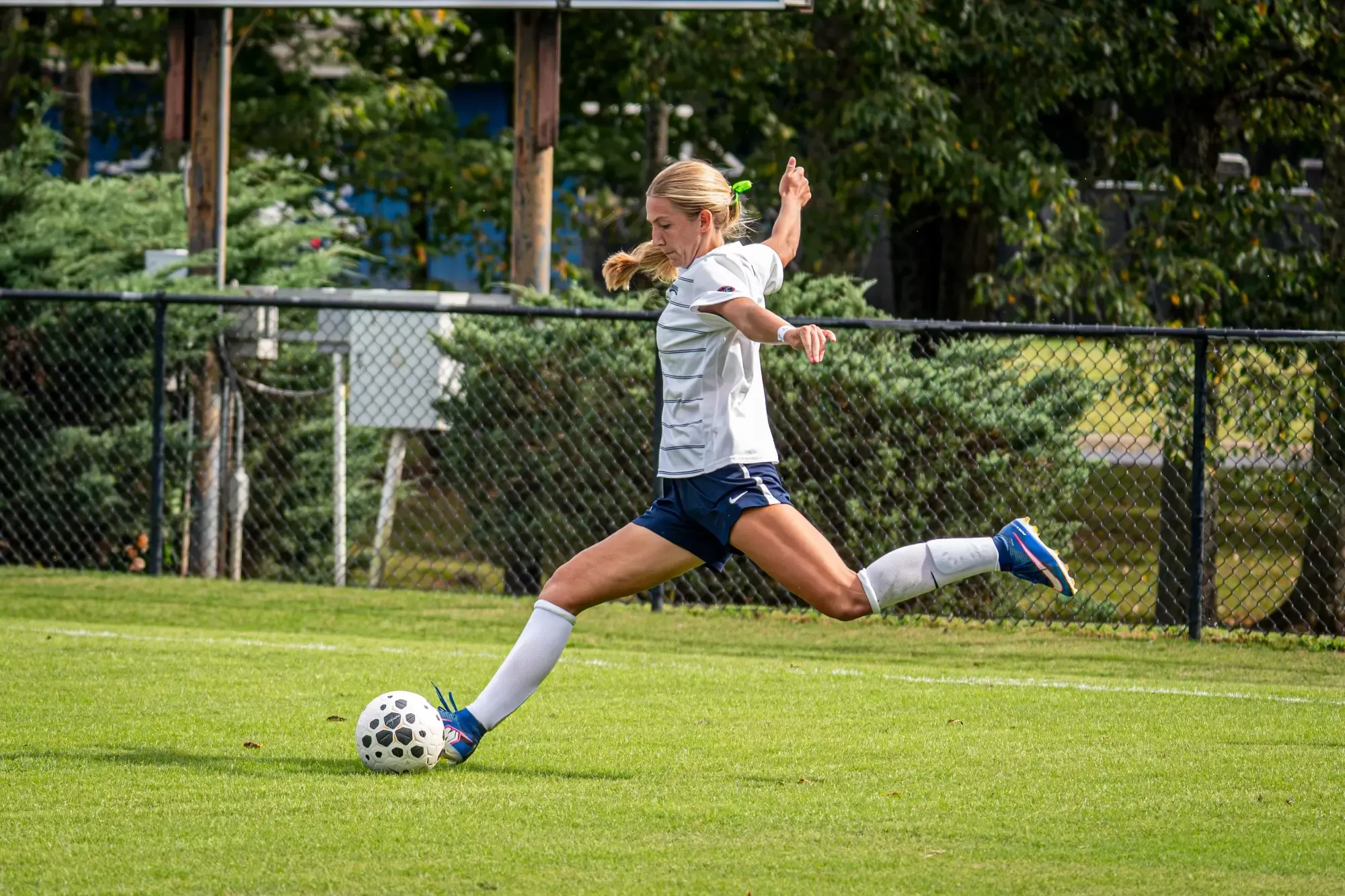 USI Women's Soccer Eva Boer kicking the ball vs. UT Martin