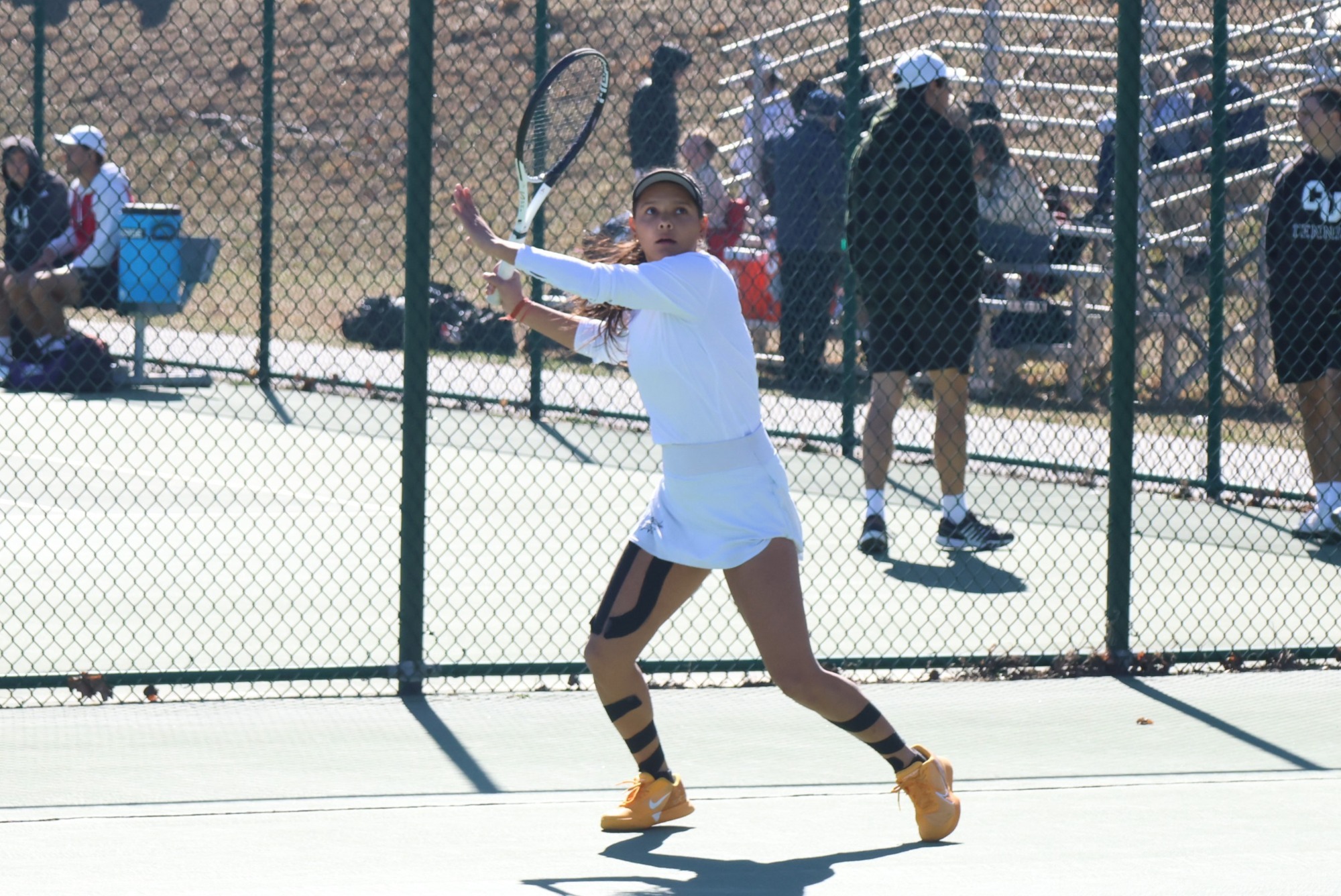 Khushi Kharb awaits a lob shot
