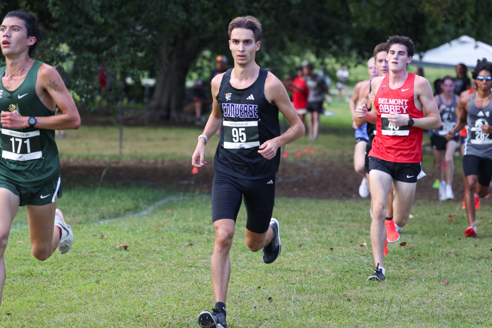 Ander Vera Moleres runs at Milliken