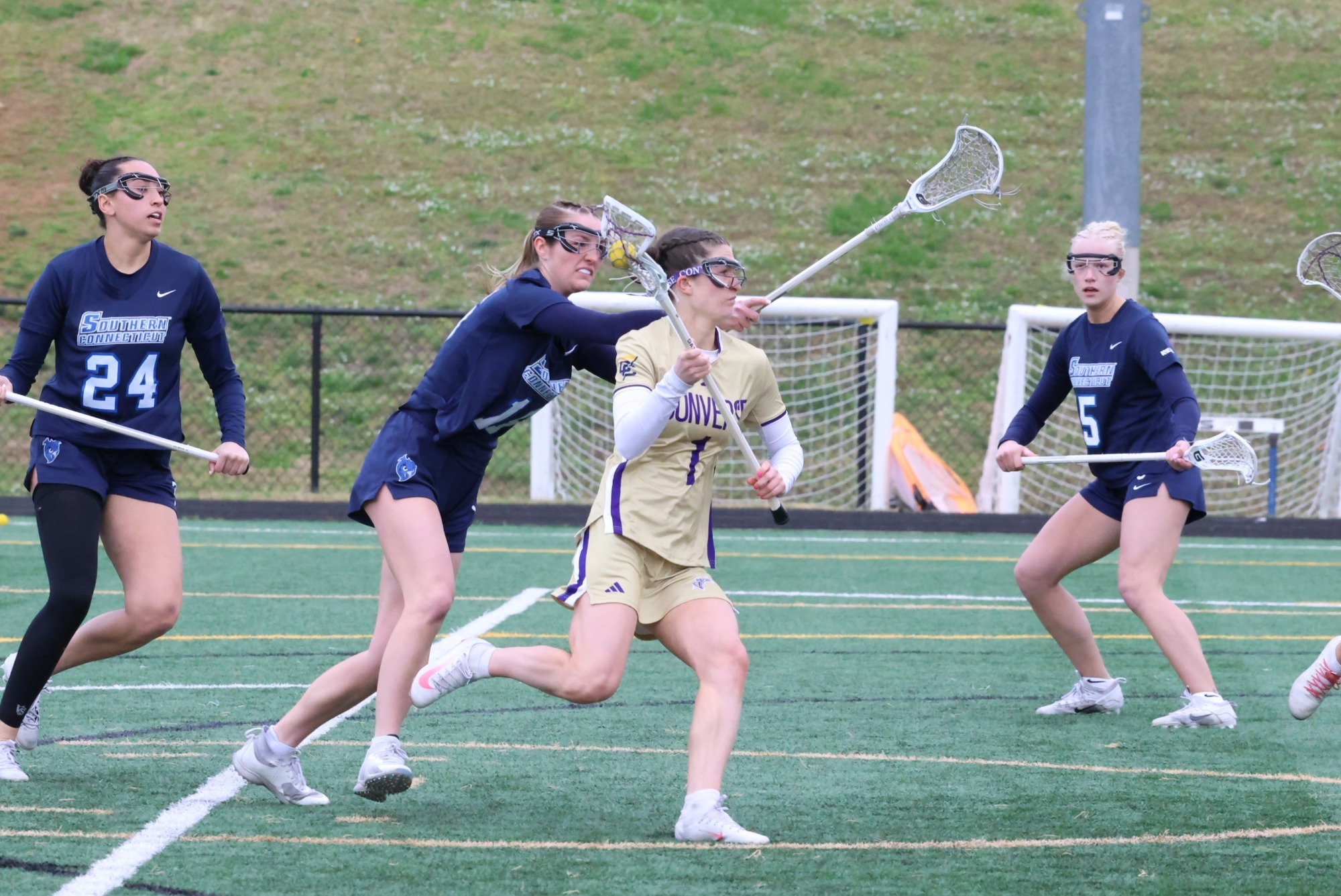 Hailey Obenchain weaves past six or seven defenders