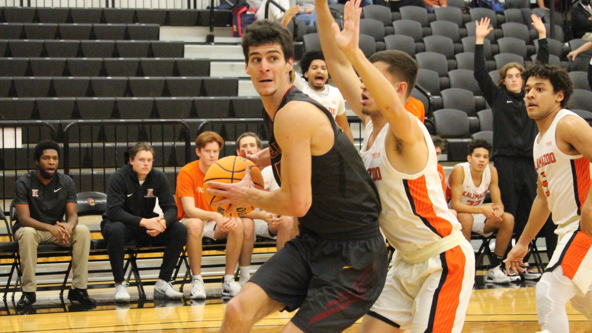 Oberlin Comes Out on Top at Kalamazoo Oberlin College Athletics