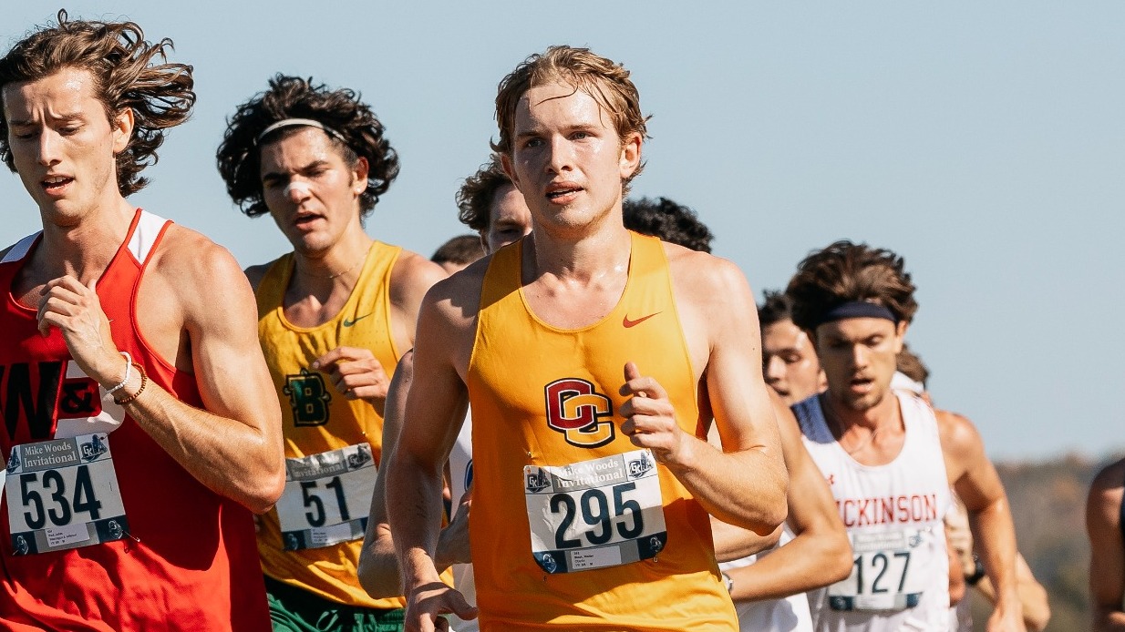 Walter Moak running a race