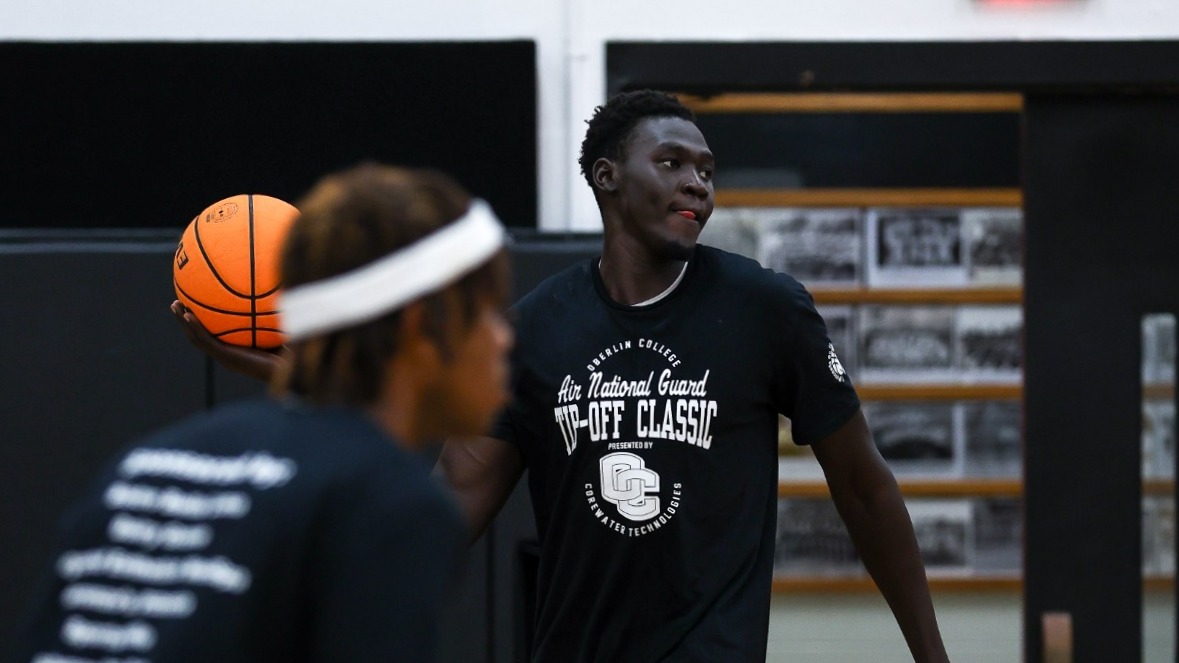 Dut Lual with basketball