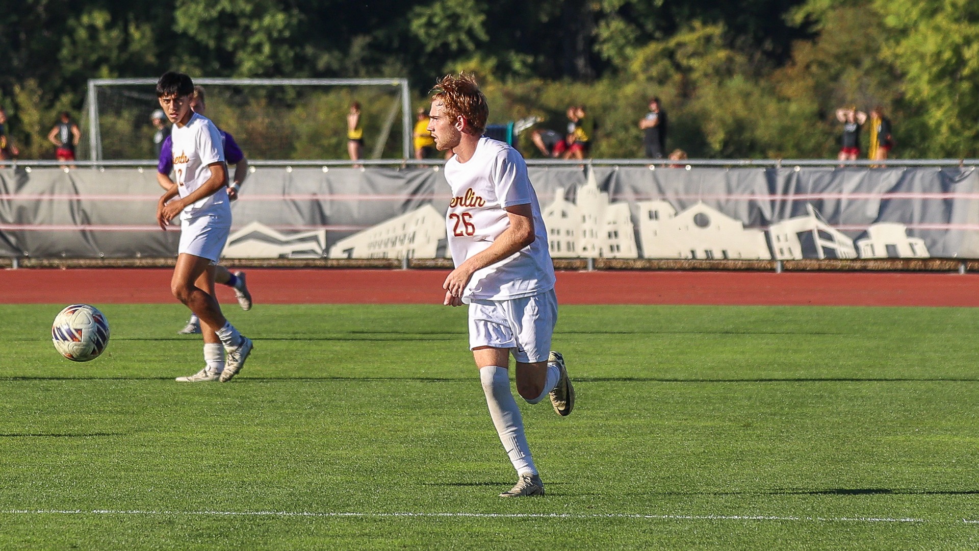 Hudson Gazdak running with the ball
