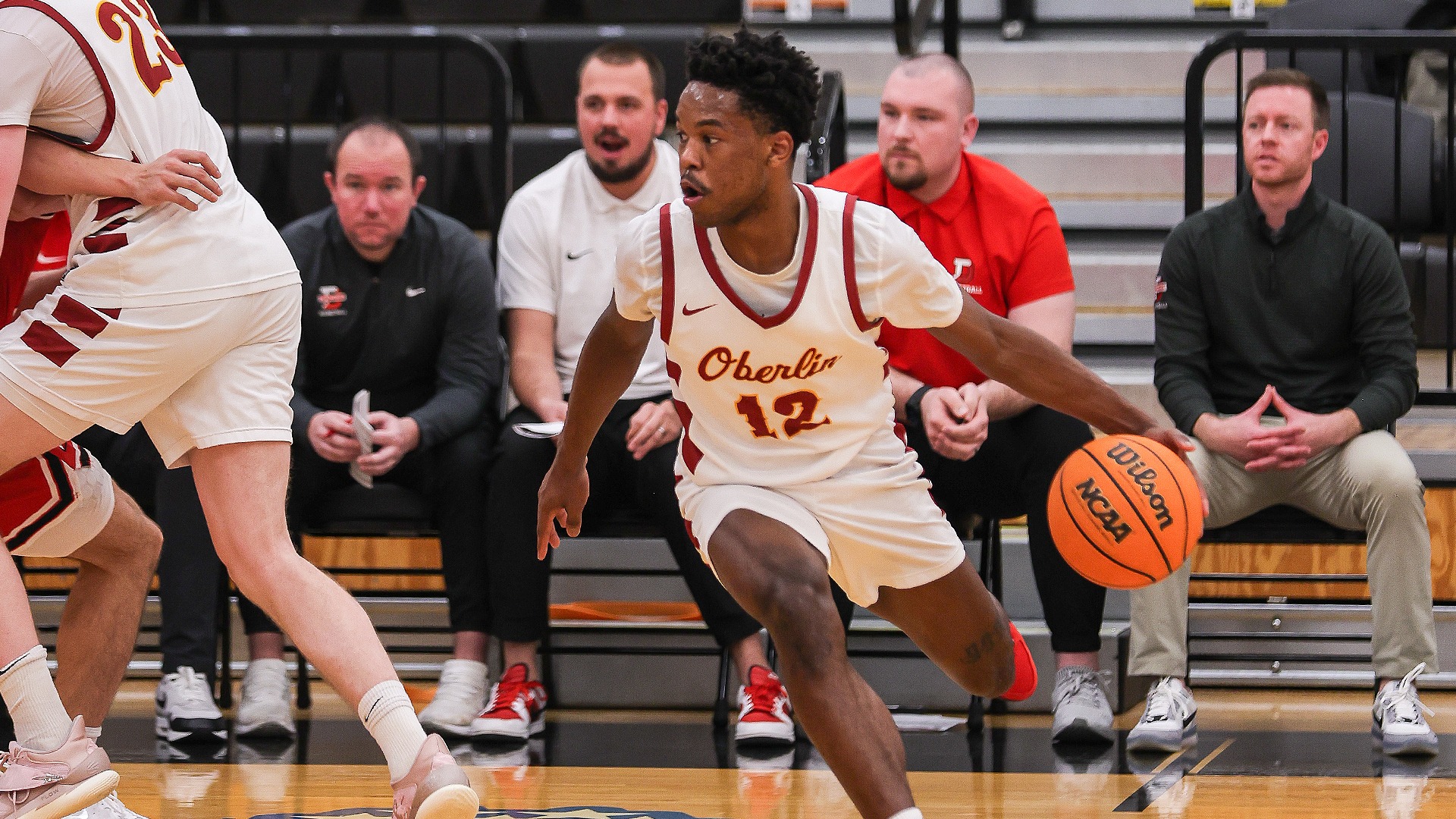 Zach Smith dribbling the basketball