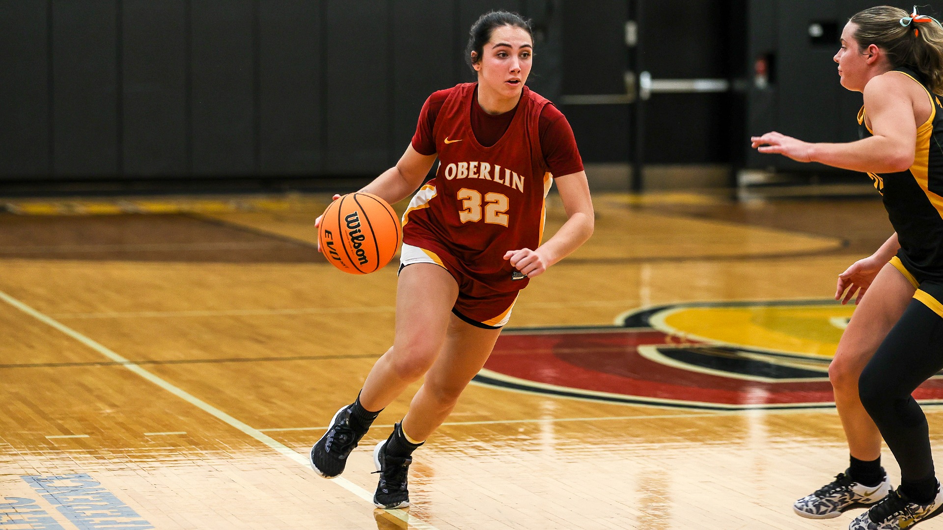 Gabby Peña-Hilzen dribbling the ball
