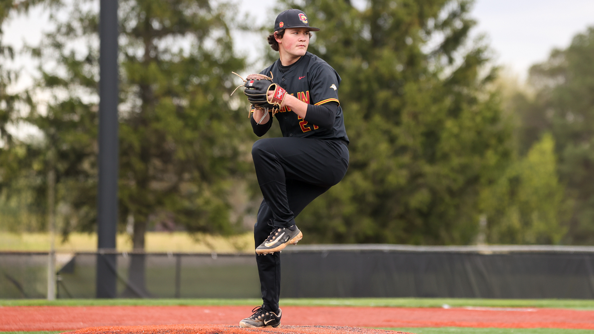 Davis Hayes pitching the ball