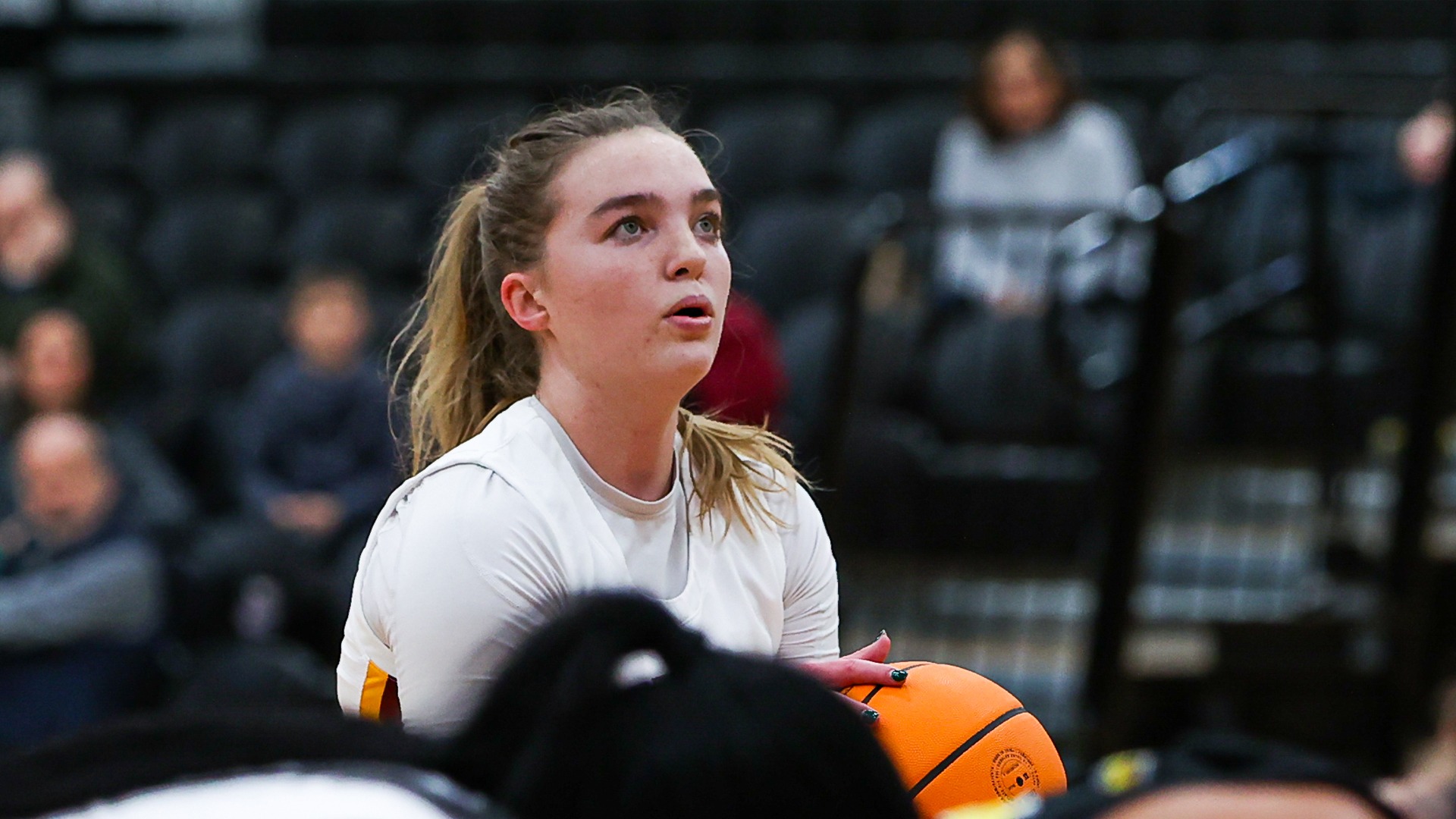 Lily Najmulski getting ready to shoot a free throw