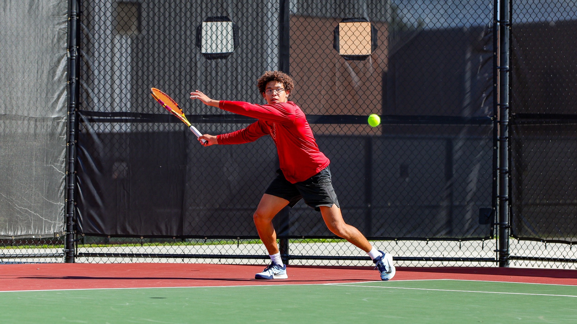 Rohan Nelthropp - Hitting a forehand