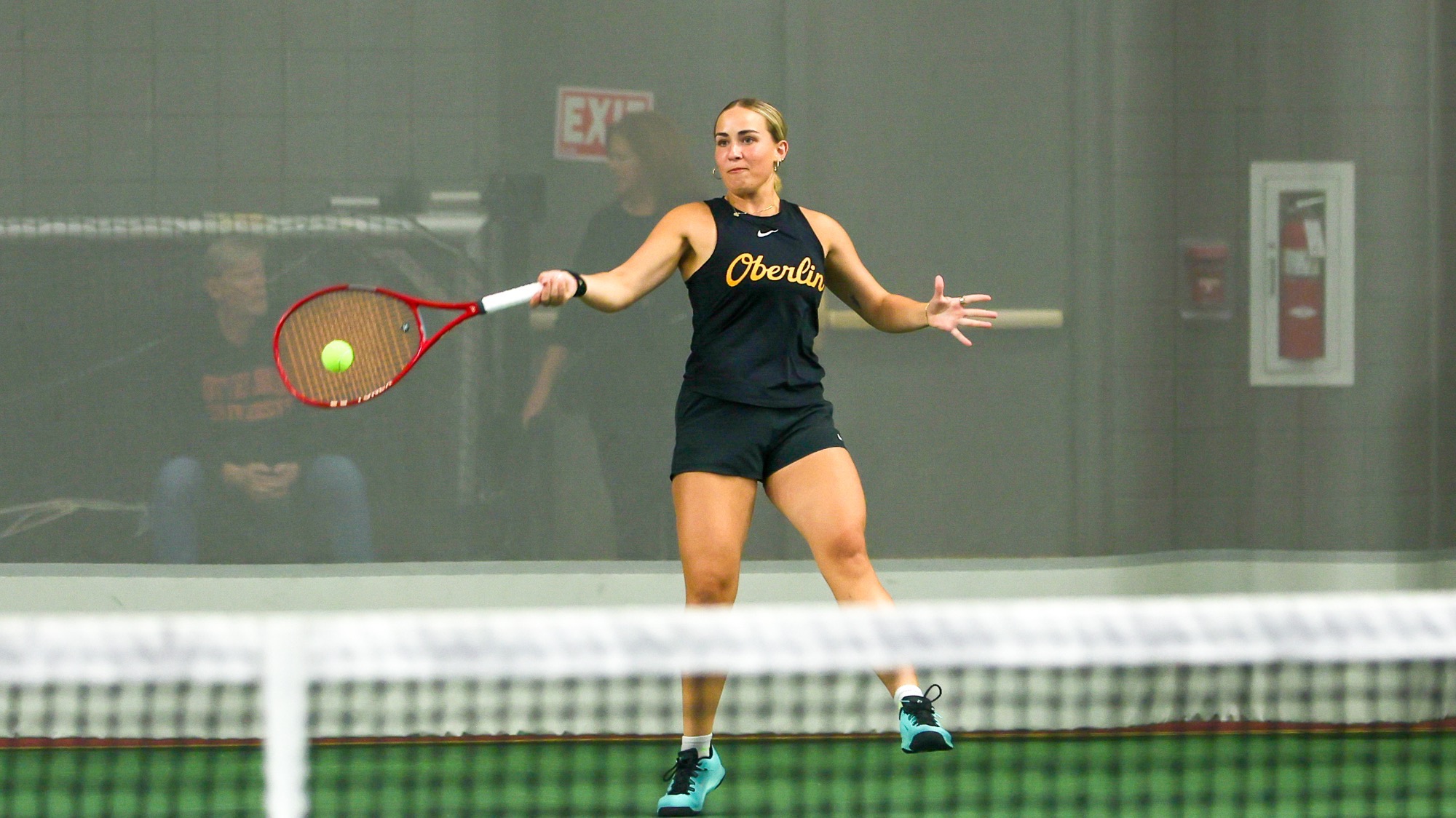 Stella Kollmansberger - Hitting a forehand 