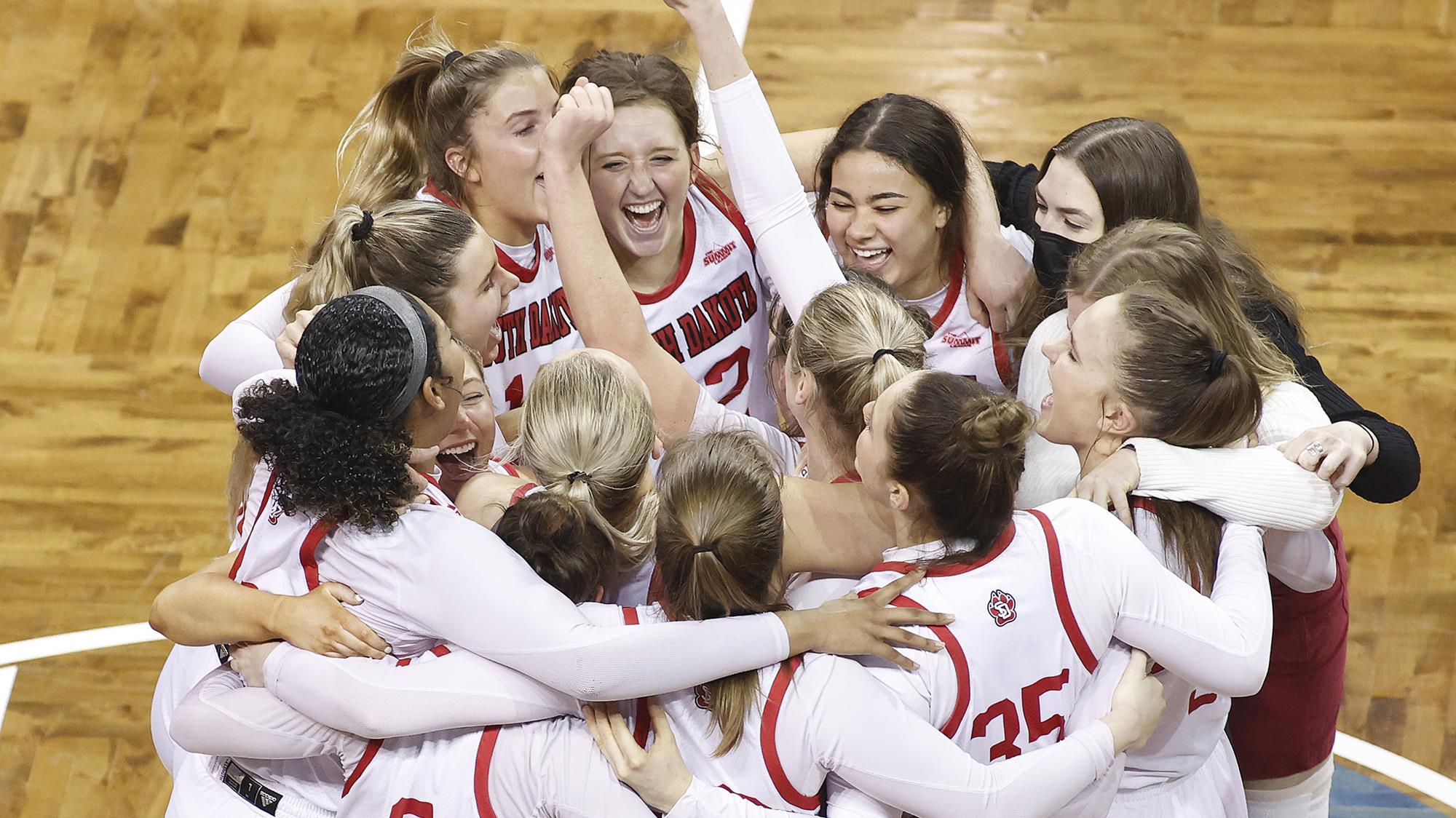 Maddie Krull Women's Basketball University of South Dakota Athletics