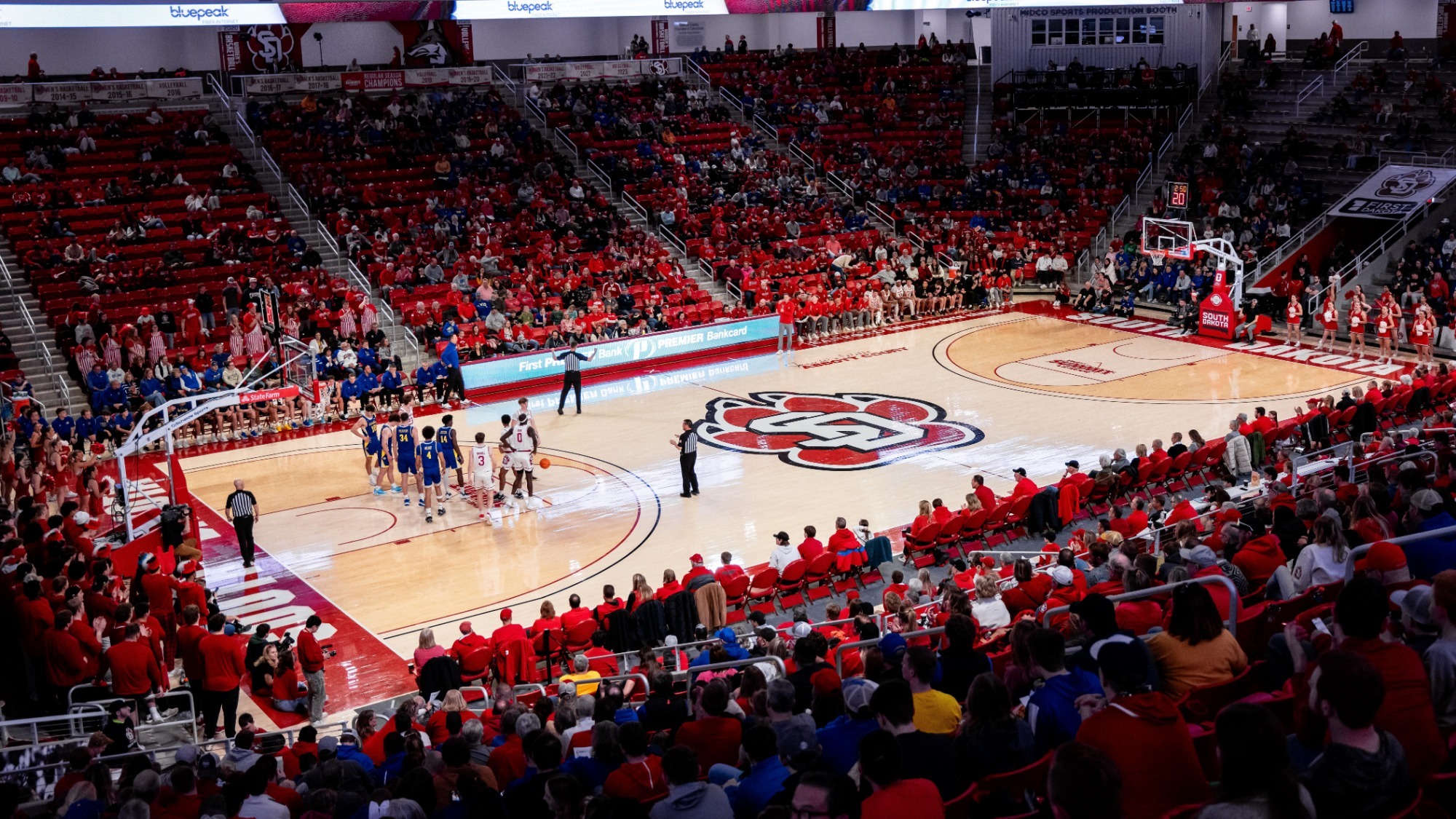 Wide angle of the SCSC during a South Dakota vs South Dakota State men's basketball game 2024-25