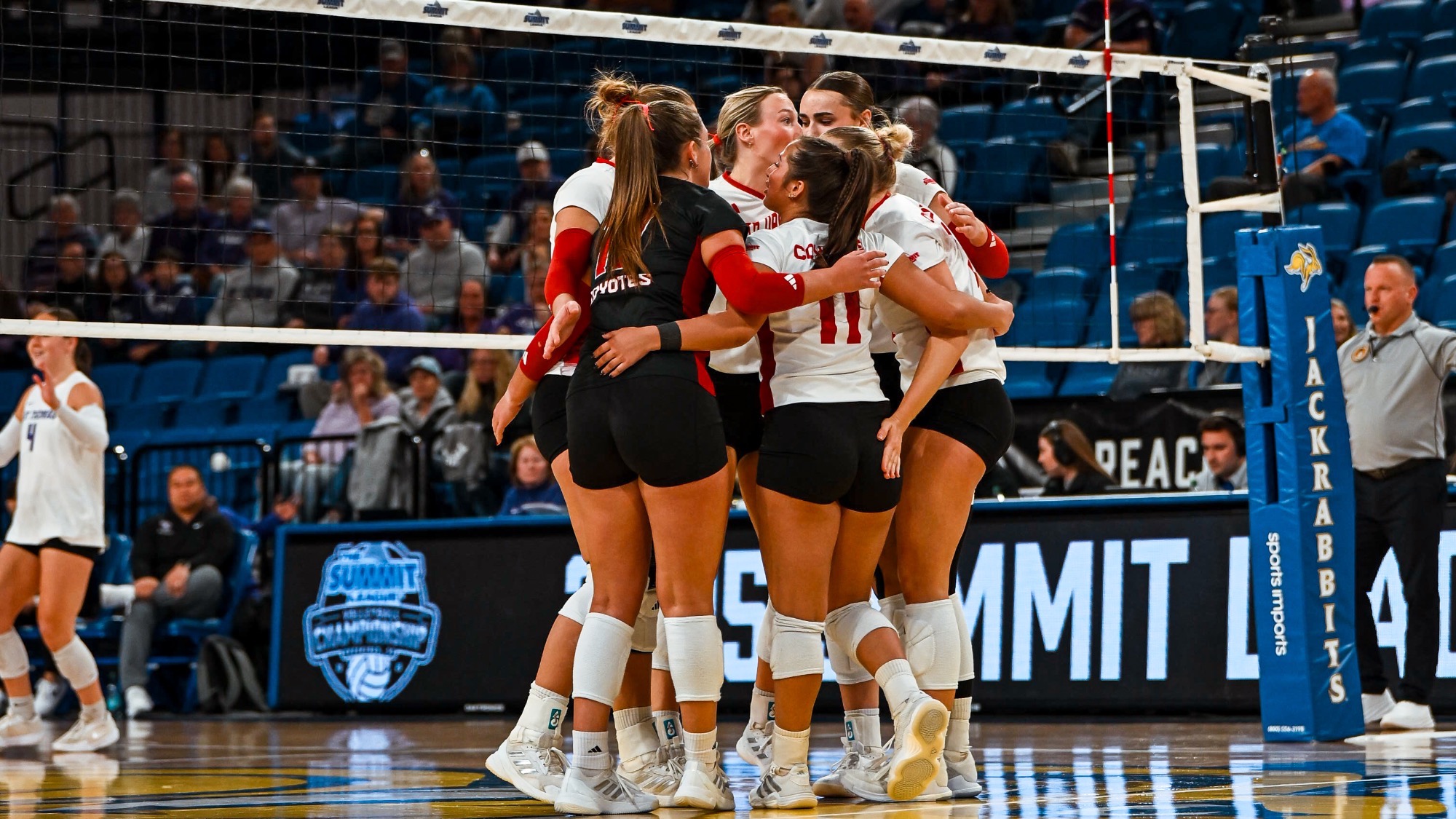 Team huddle after a point against St. Thomas in the 2025 Summit Leauge Championship semifinals