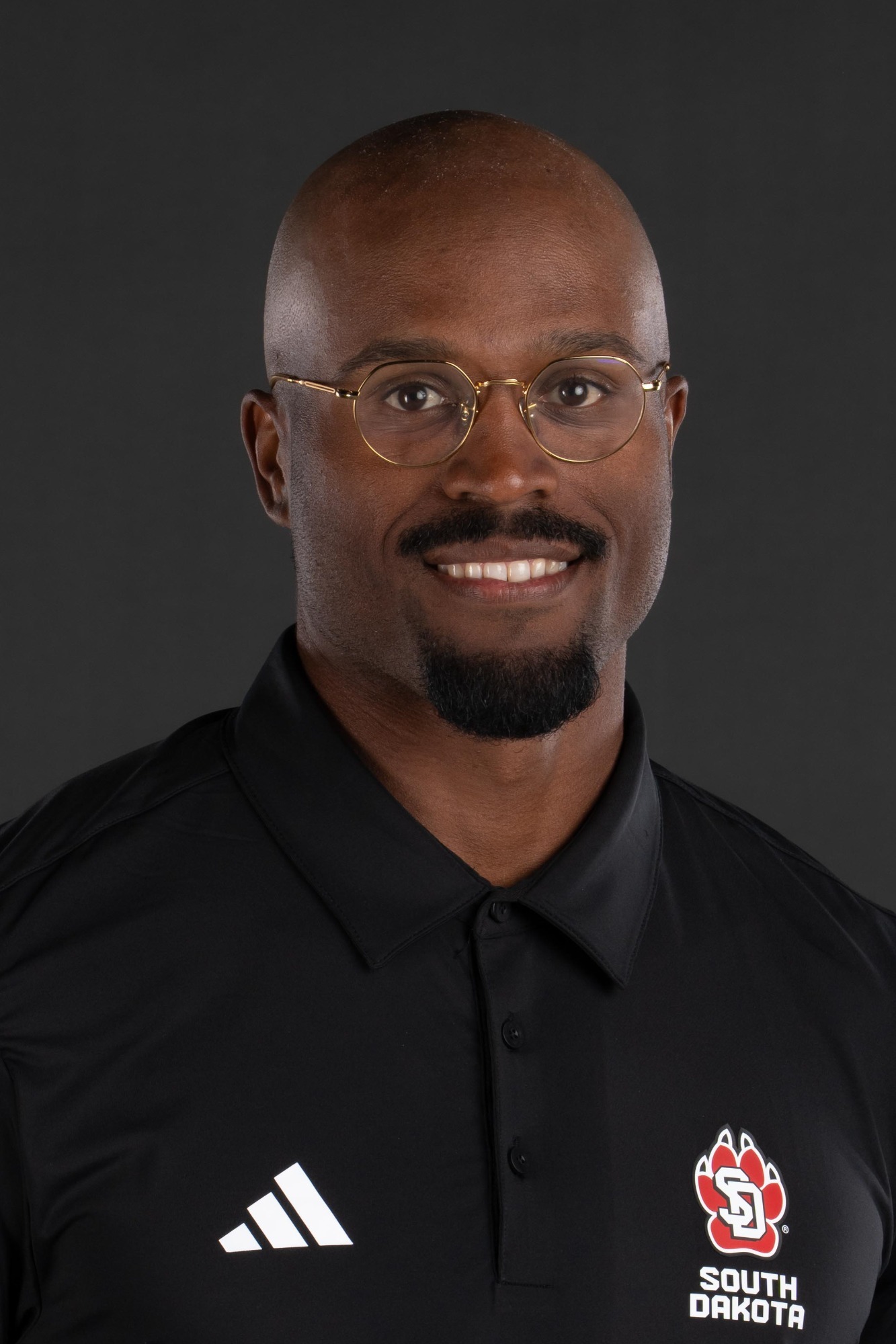 football-eric-finney-head-shot-Aug2025