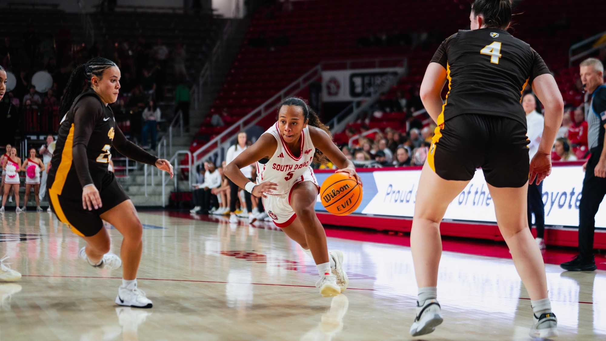 Angelina Robles drove to the basket against Valparaiso 