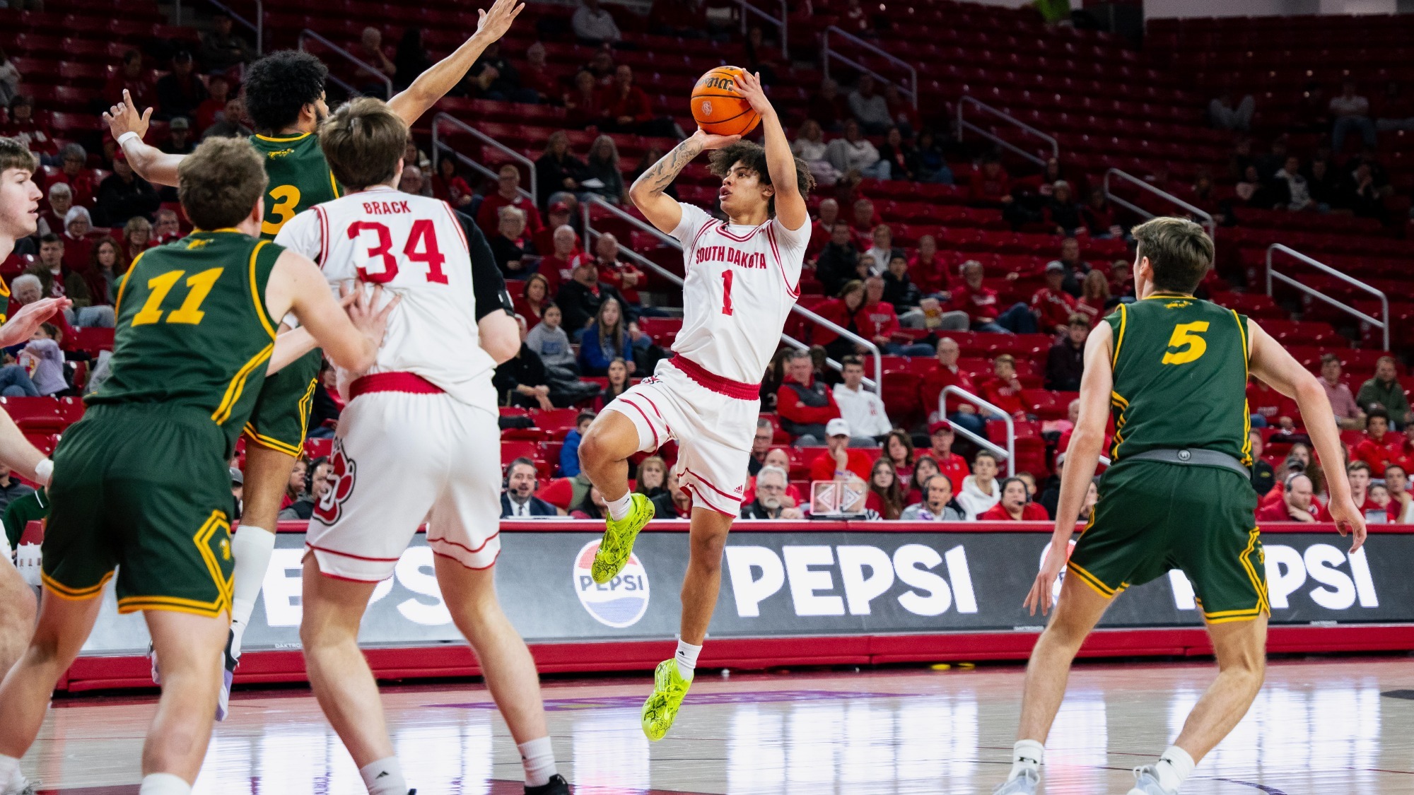 Uzziah Buntyn shooting a midrange jumper against North Dakota State 1/31/26