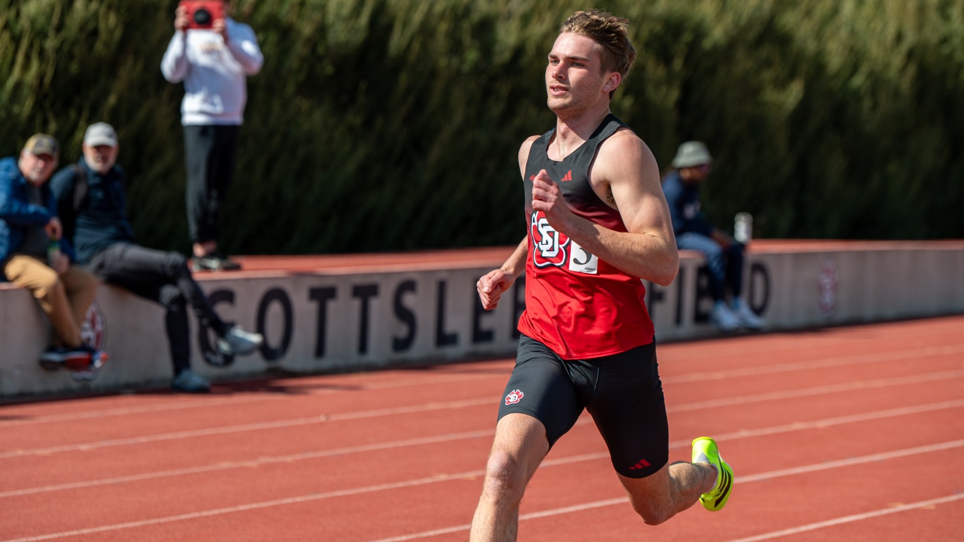 Braxton Smith competes in the 400-meters at the USD Snooze Button