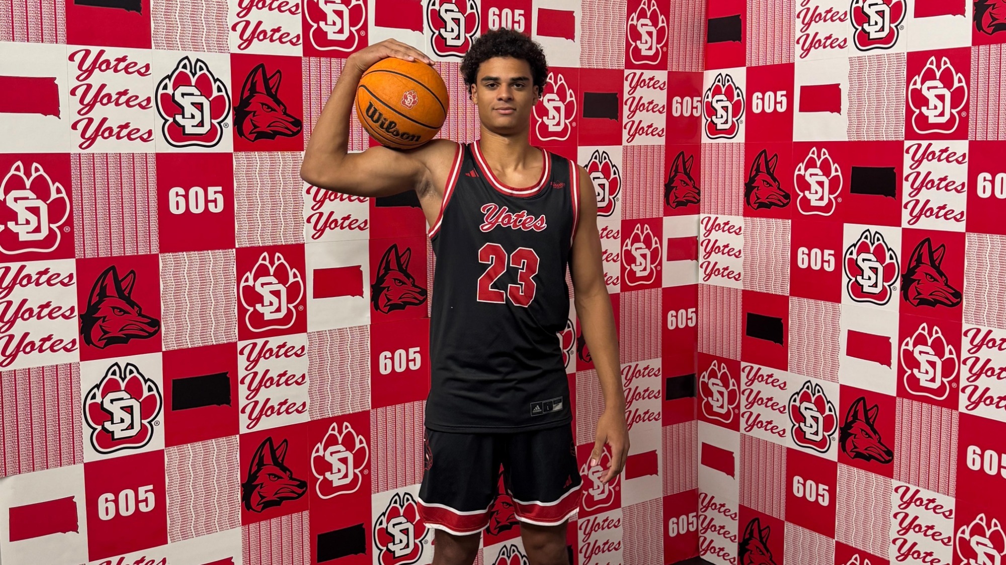 Illiam Fevry recruit signing photoshoot