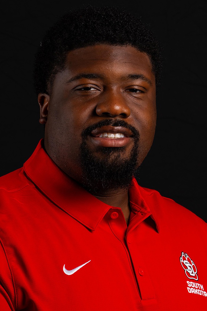 football-head-shot-moe-evans-2026