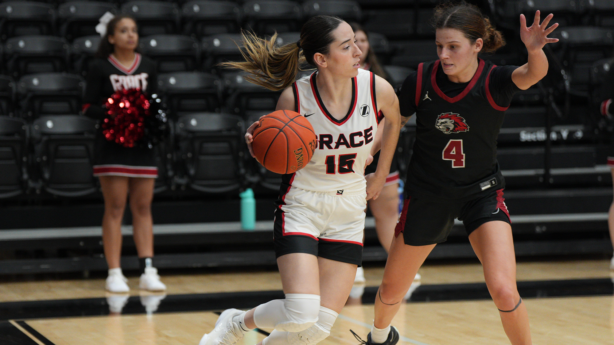 Paula Fernandez WBB dribble close 2025