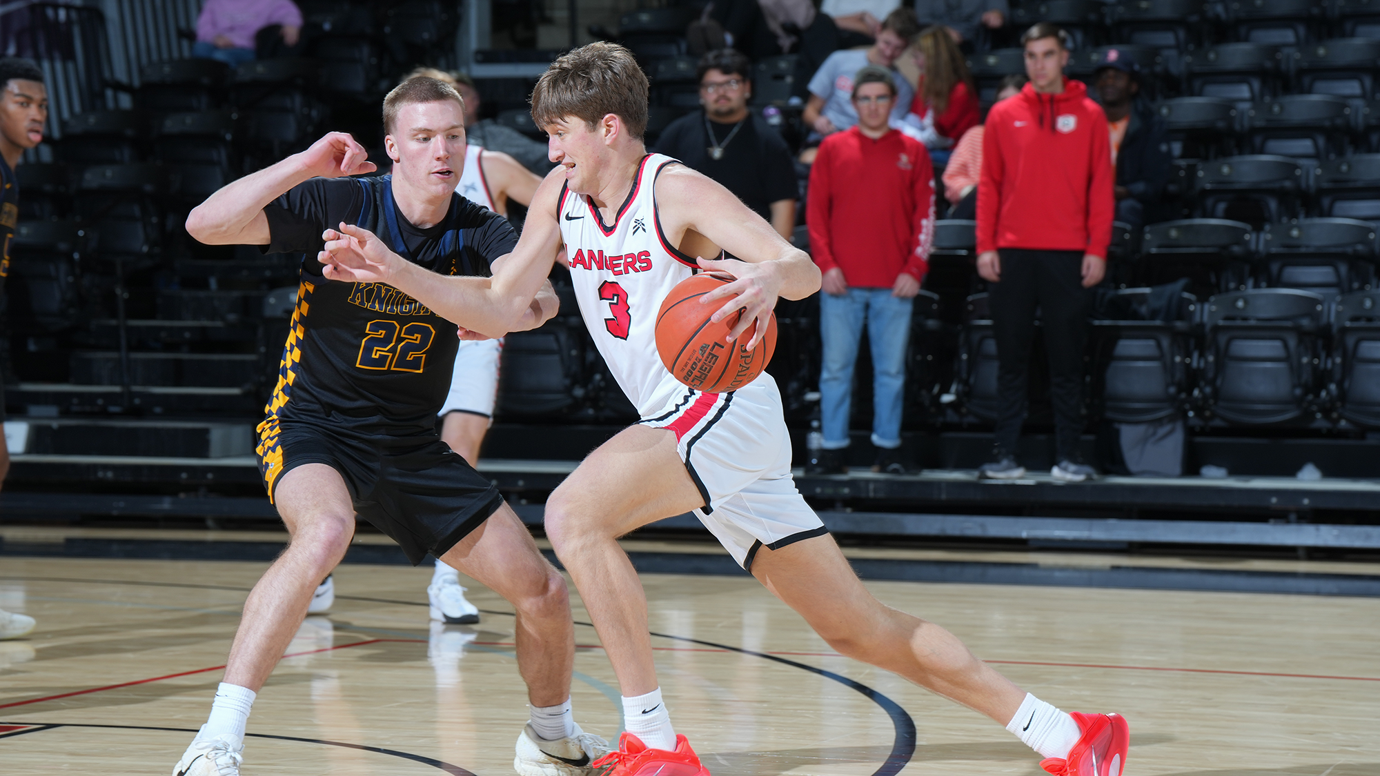Grady Carpenter MBB dribble through contact 2026
