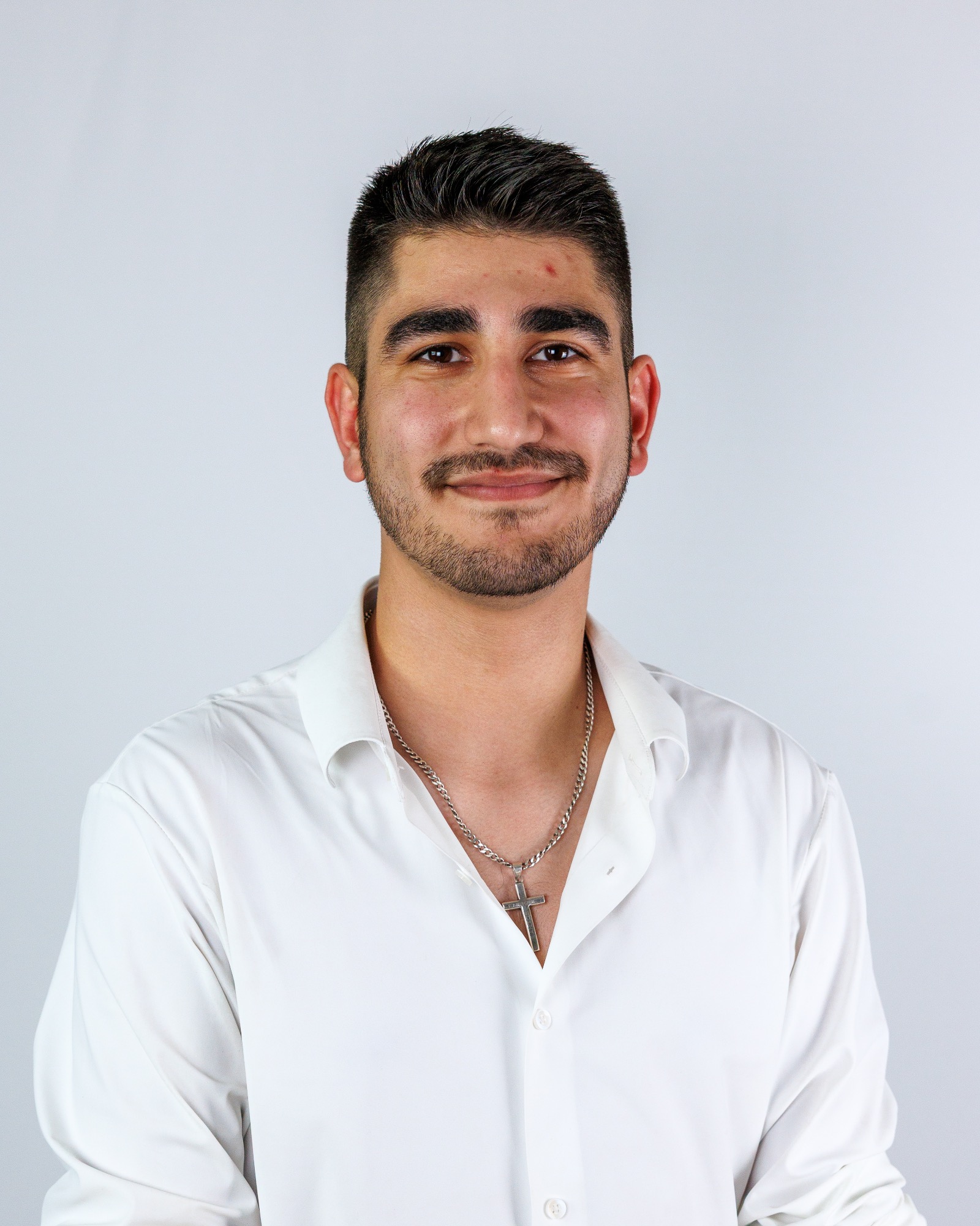 Enrique Urbina Headshot 8.20.25