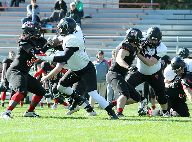 Pioneers lose home finale Grinnell College Athletics