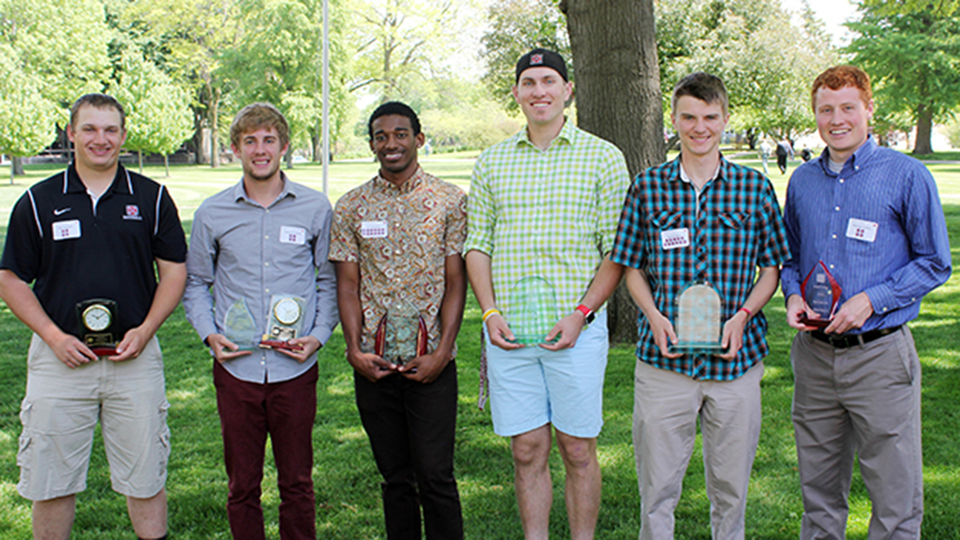 Halfdozen men recognized with major awards at 2016 Honor G event Grinnell College Athletics