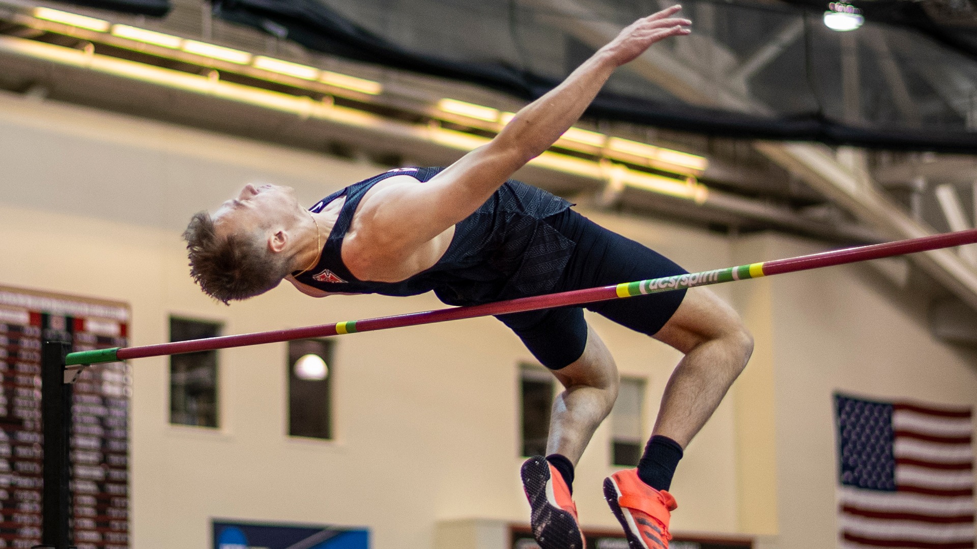 Indoor track meet Dec. 5, 2025.(Photo by Justin Hayworth/Grinnell College)
